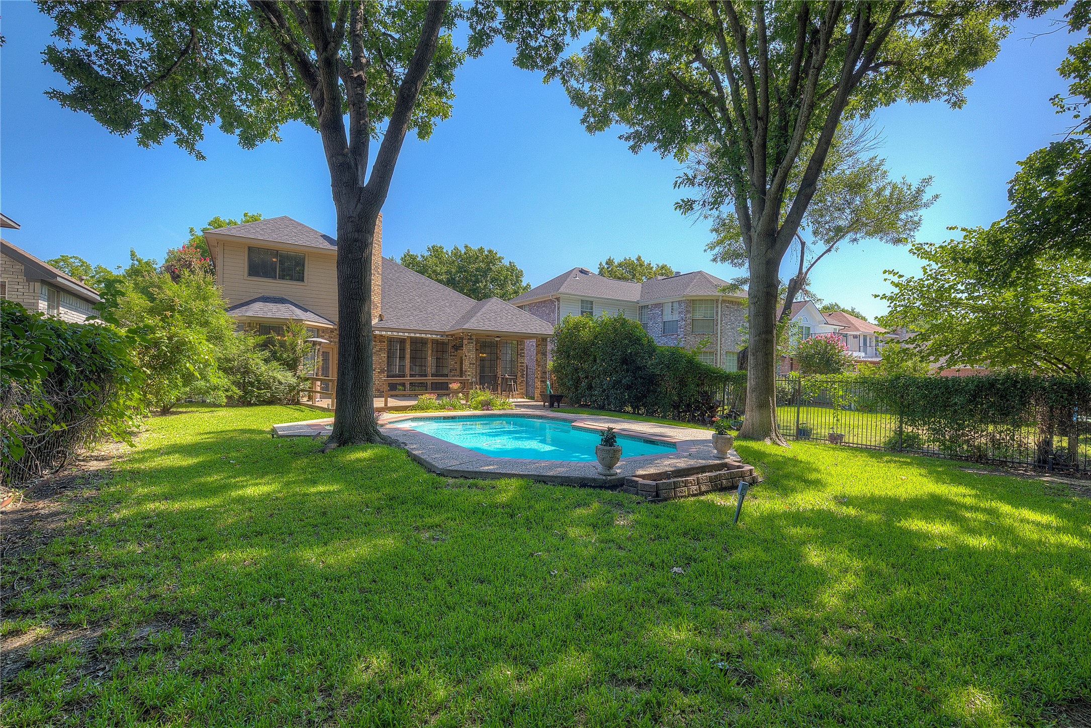 8718 Greenwood Trail