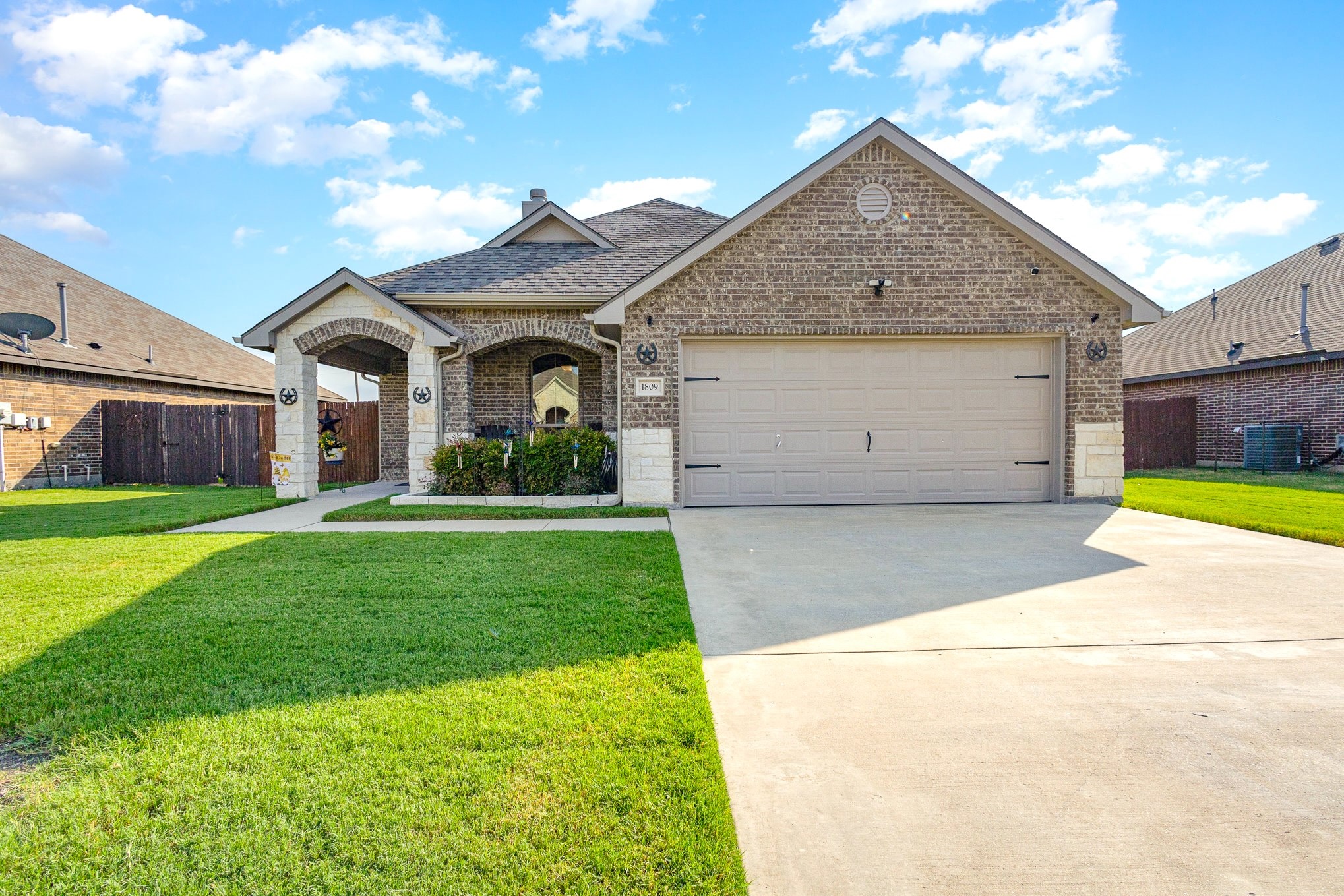 1809 Meadowlark Lane