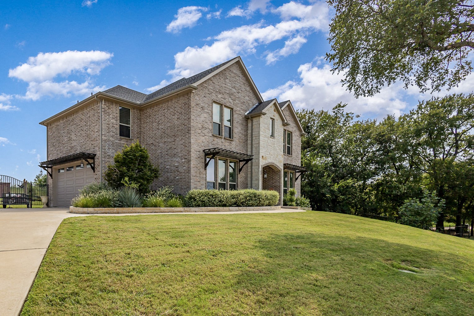 452 Stone Canyon Drive