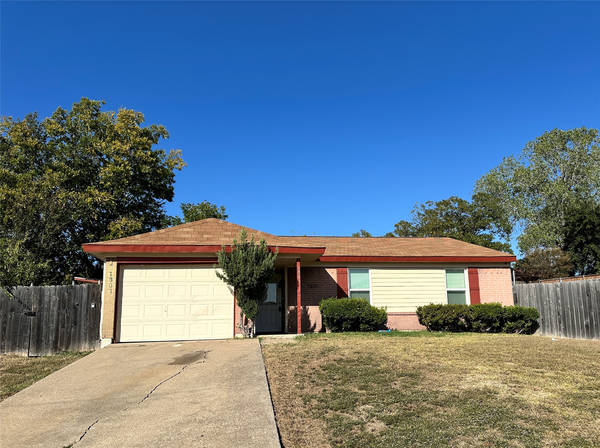 1301 Eagle Pass Drive