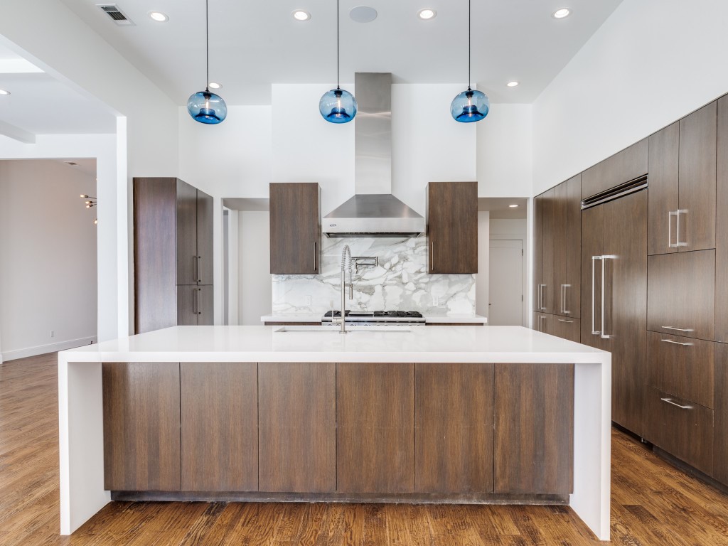2400 Crown Knoll Lane