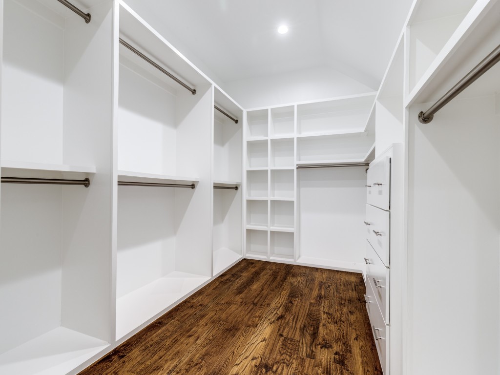2400 Crown Knoll Lane