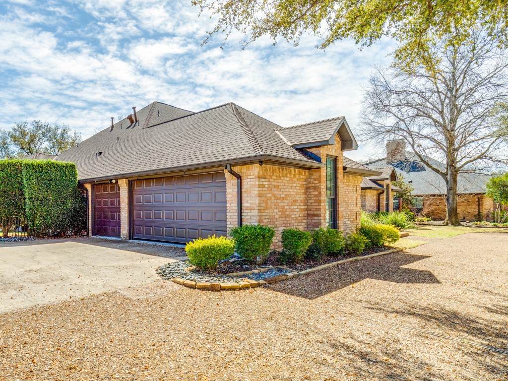 2400 Crown Knoll Lane
