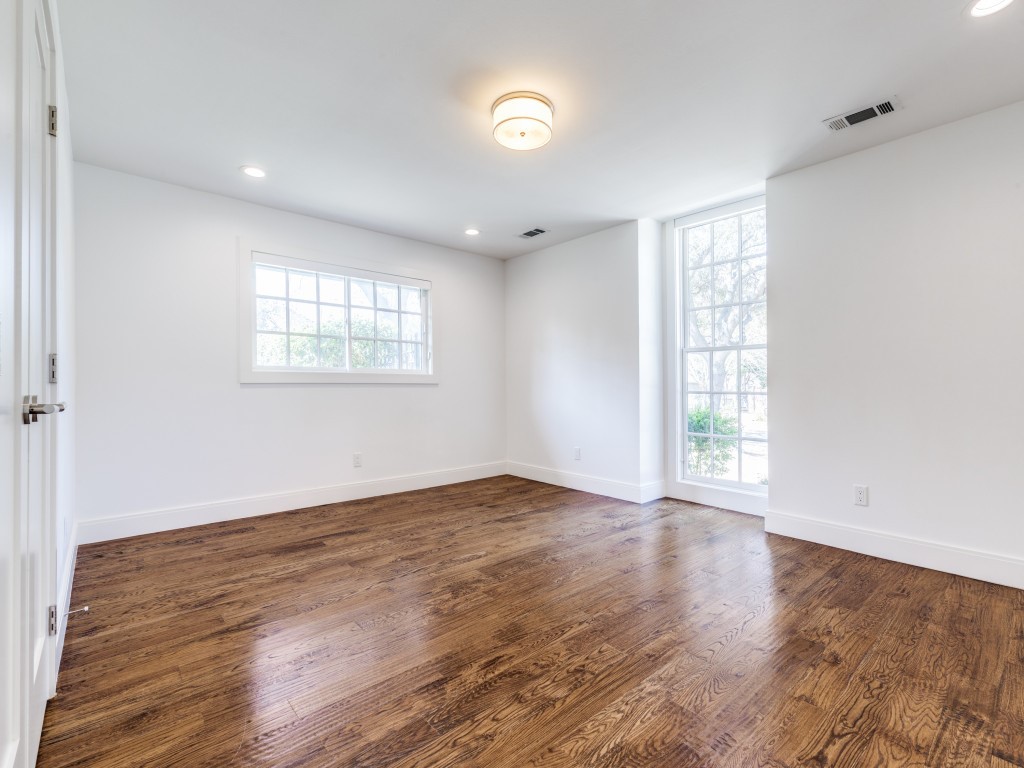 2400 Crown Knoll Lane
