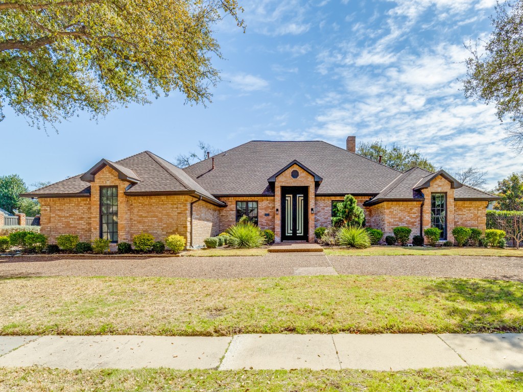2400 Crown Knoll Lane