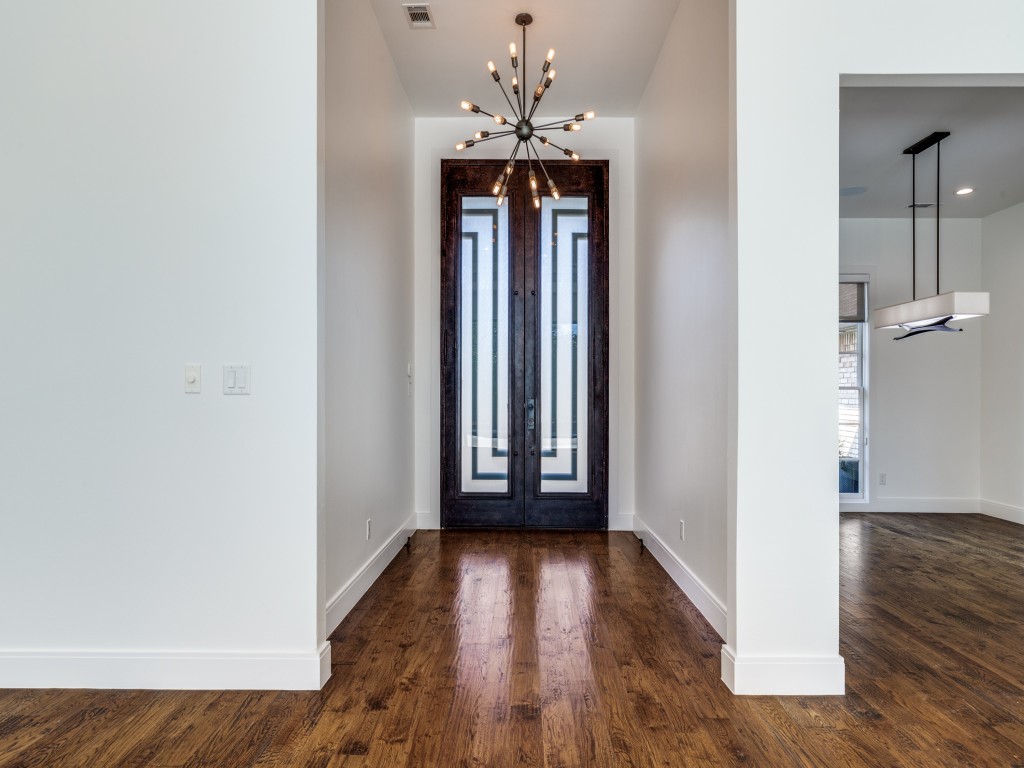 2400 Crown Knoll Lane