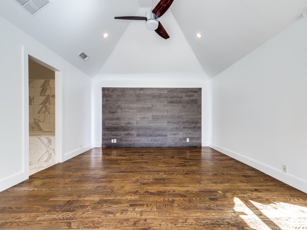 2400 Crown Knoll Lane