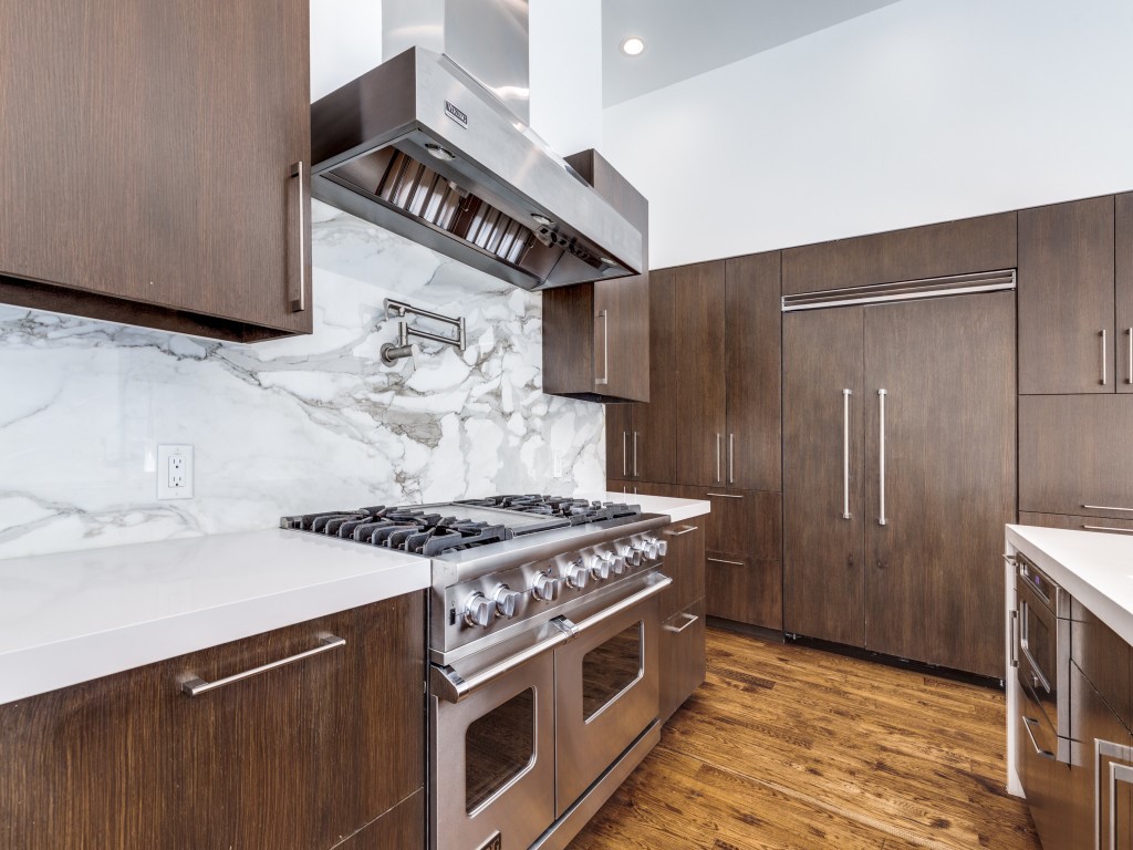 2400 Crown Knoll Lane