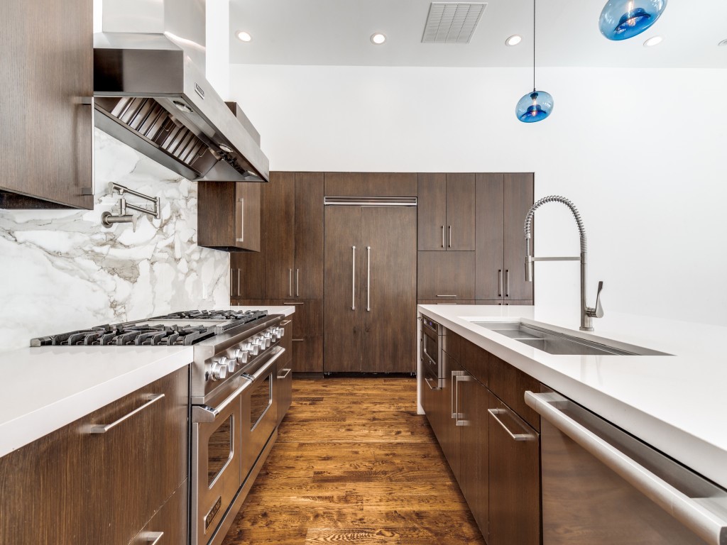 2400 Crown Knoll Lane