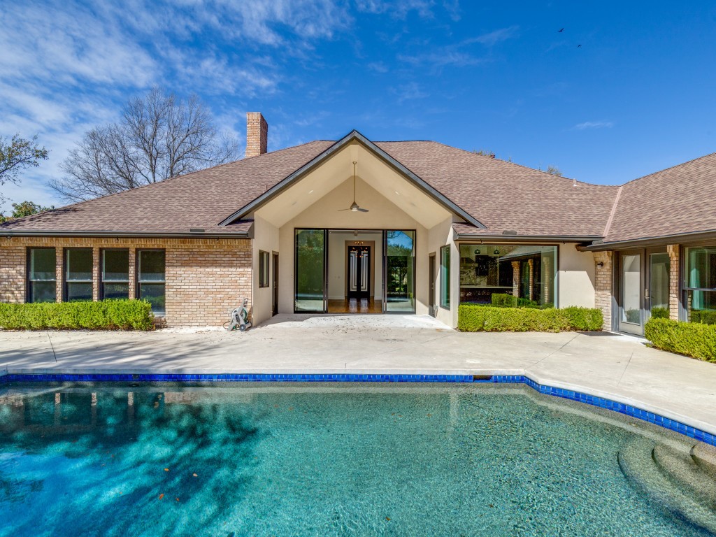 2400 Crown Knoll Lane