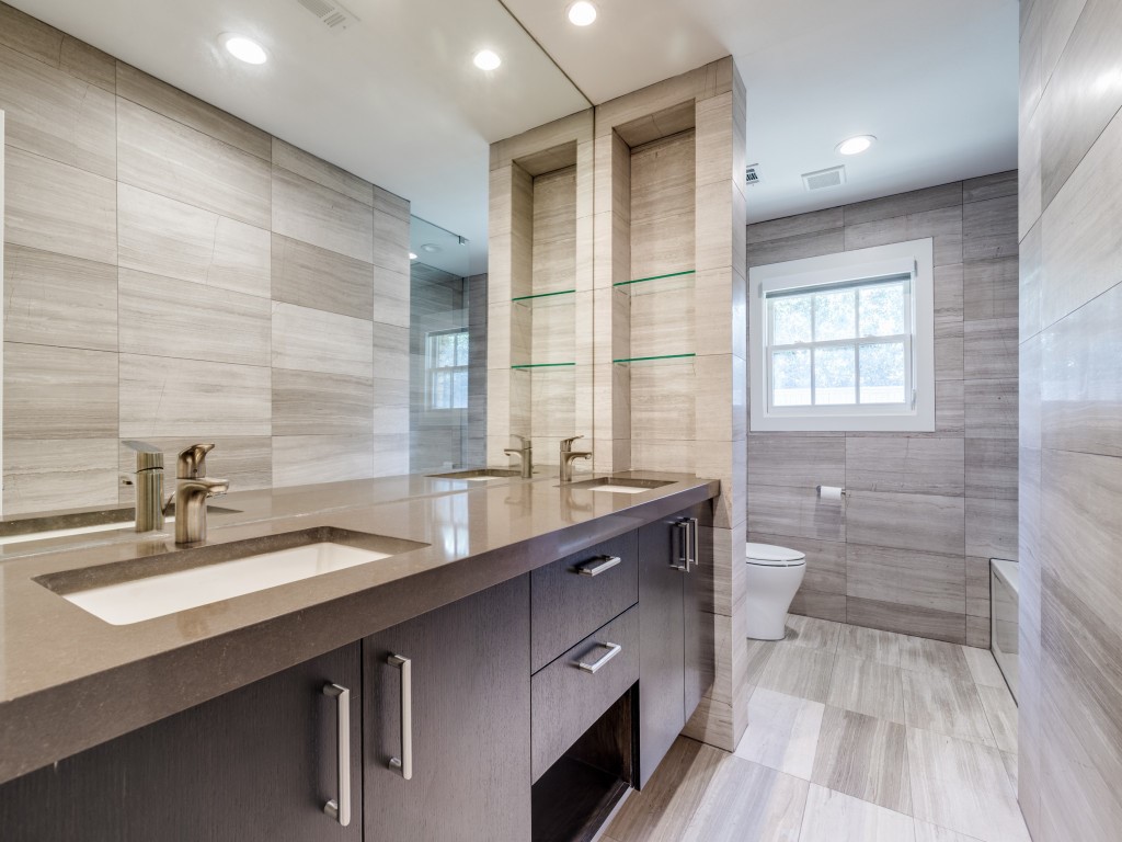2400 Crown Knoll Lane