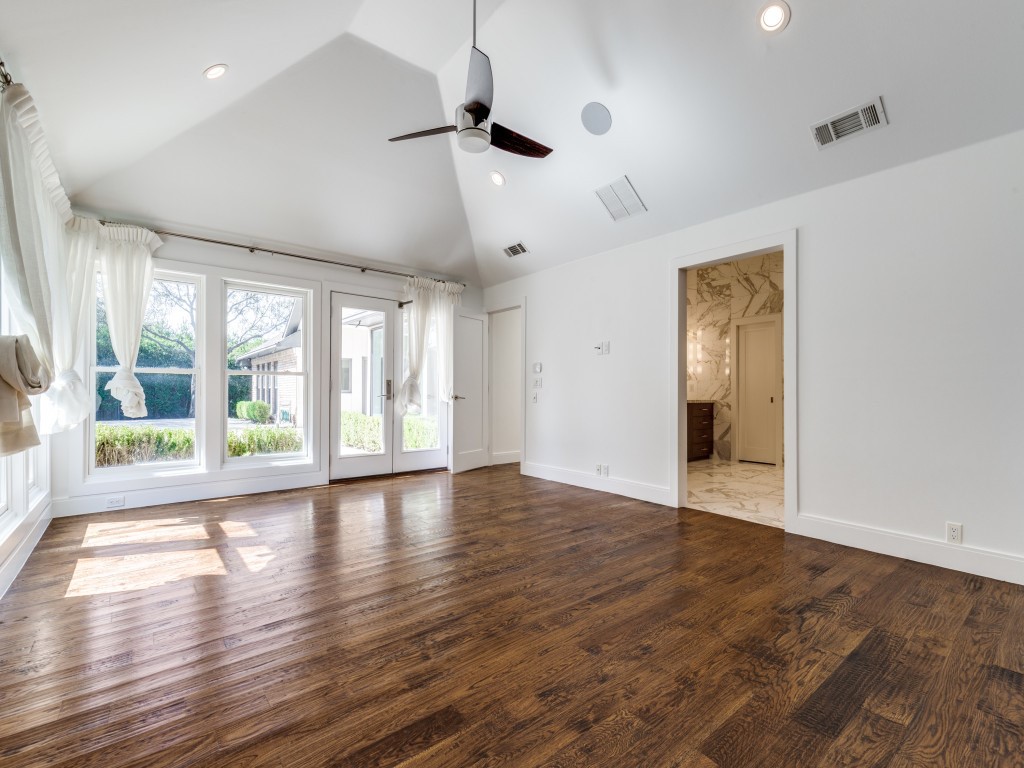 2400 Crown Knoll Lane