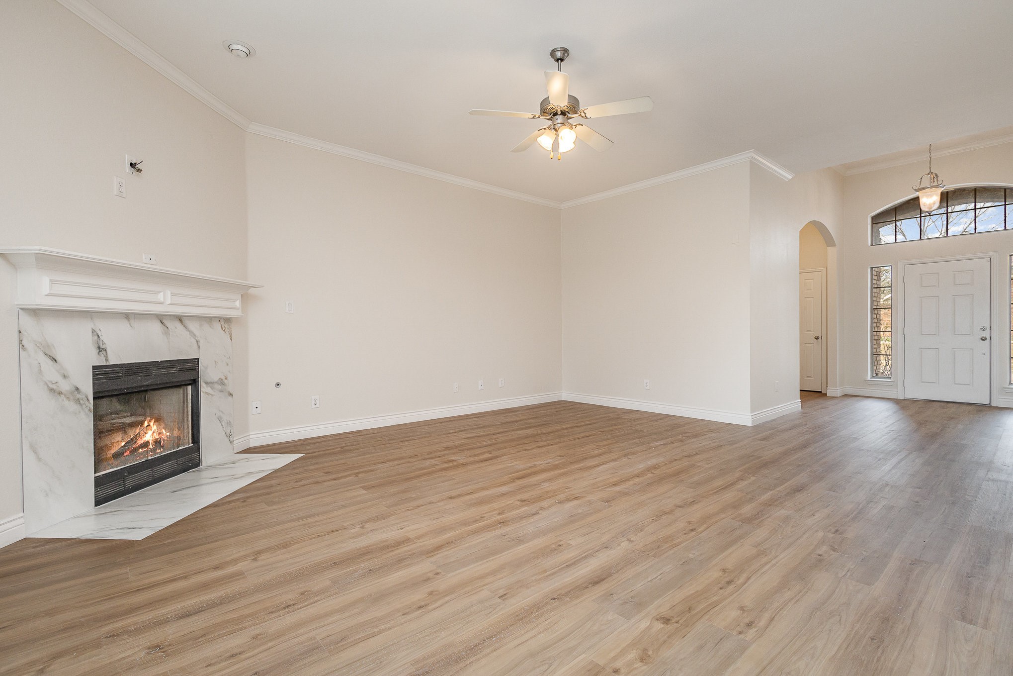 1200 Whispering Glen