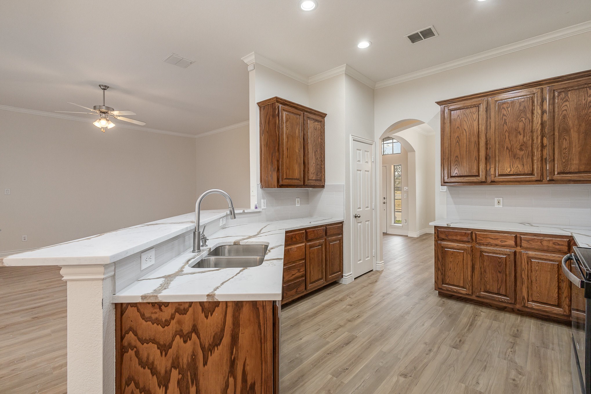 1200 Whispering Glen