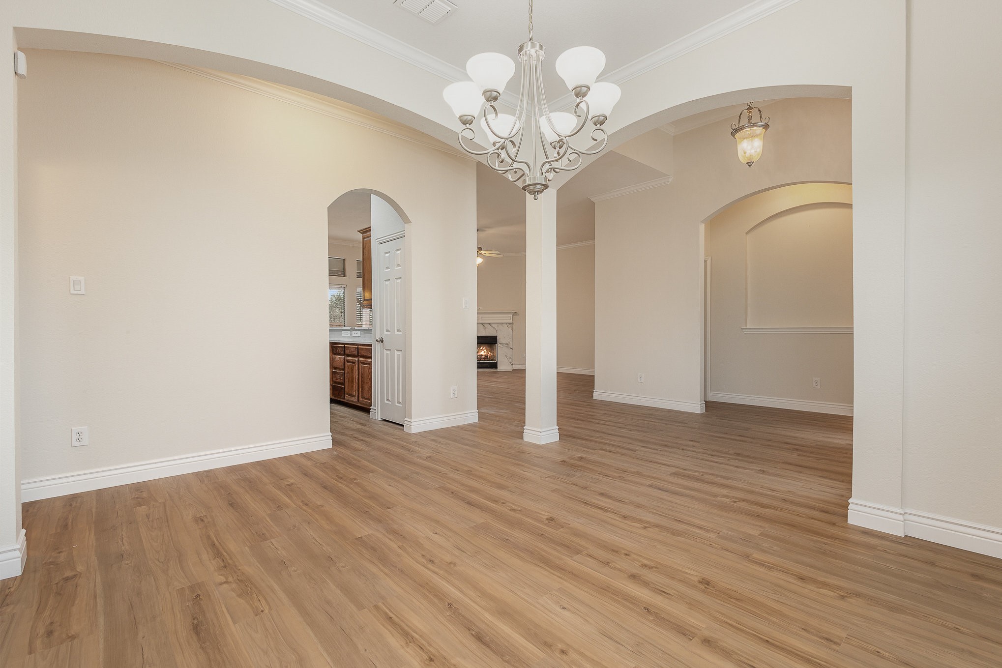 1200 Whispering Glen