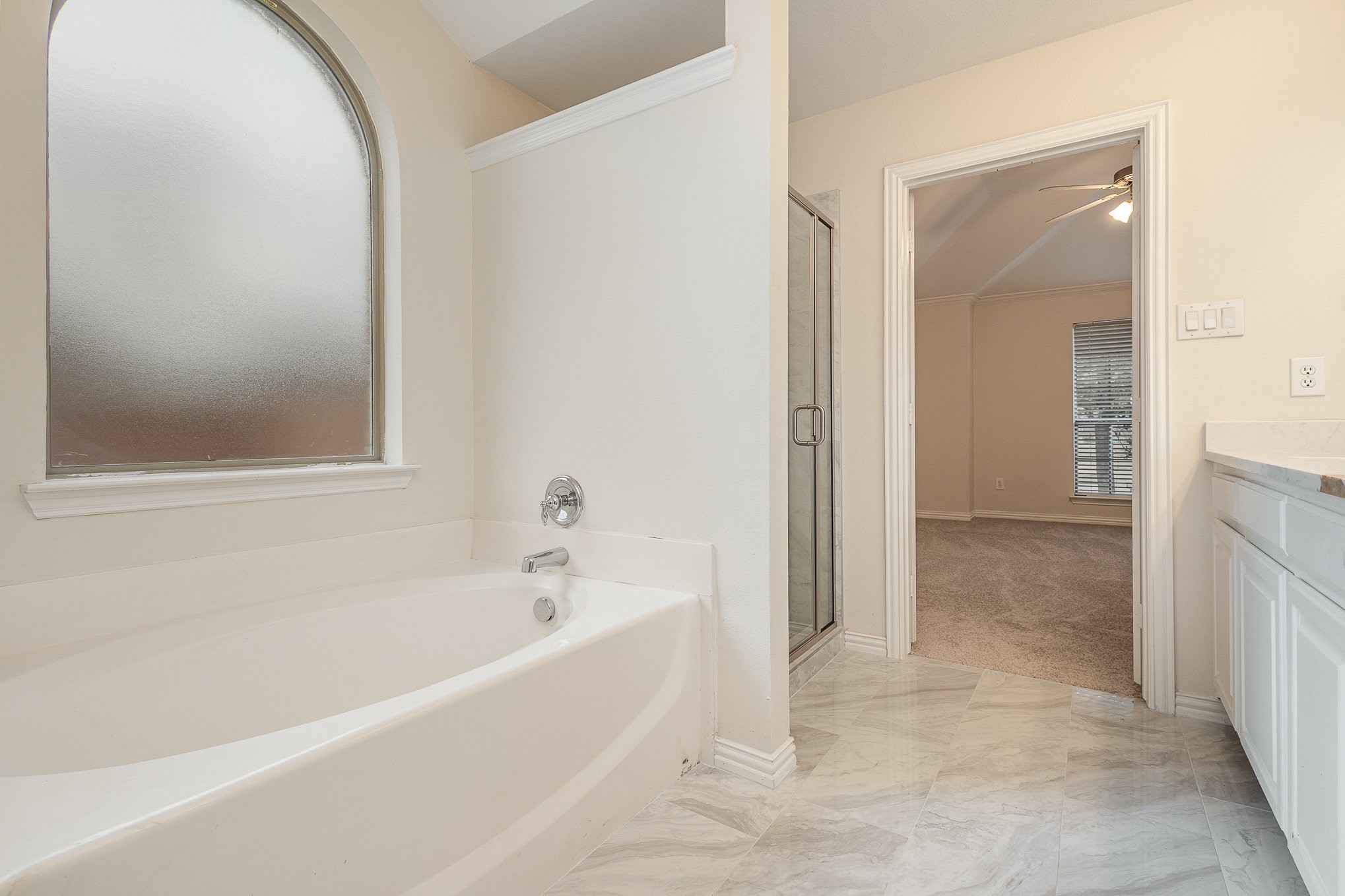 1200 Whispering Glen