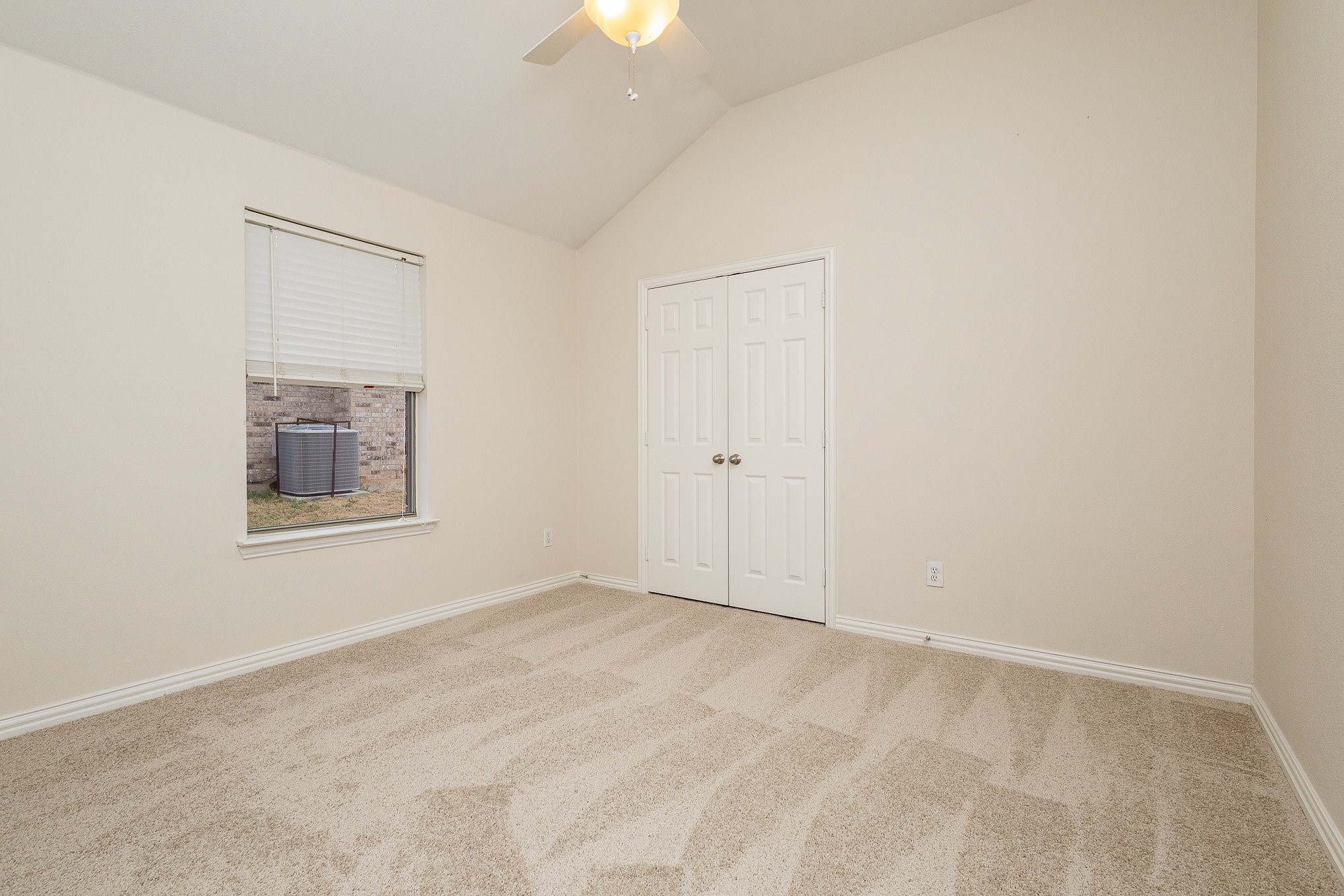 1200 Whispering Glen