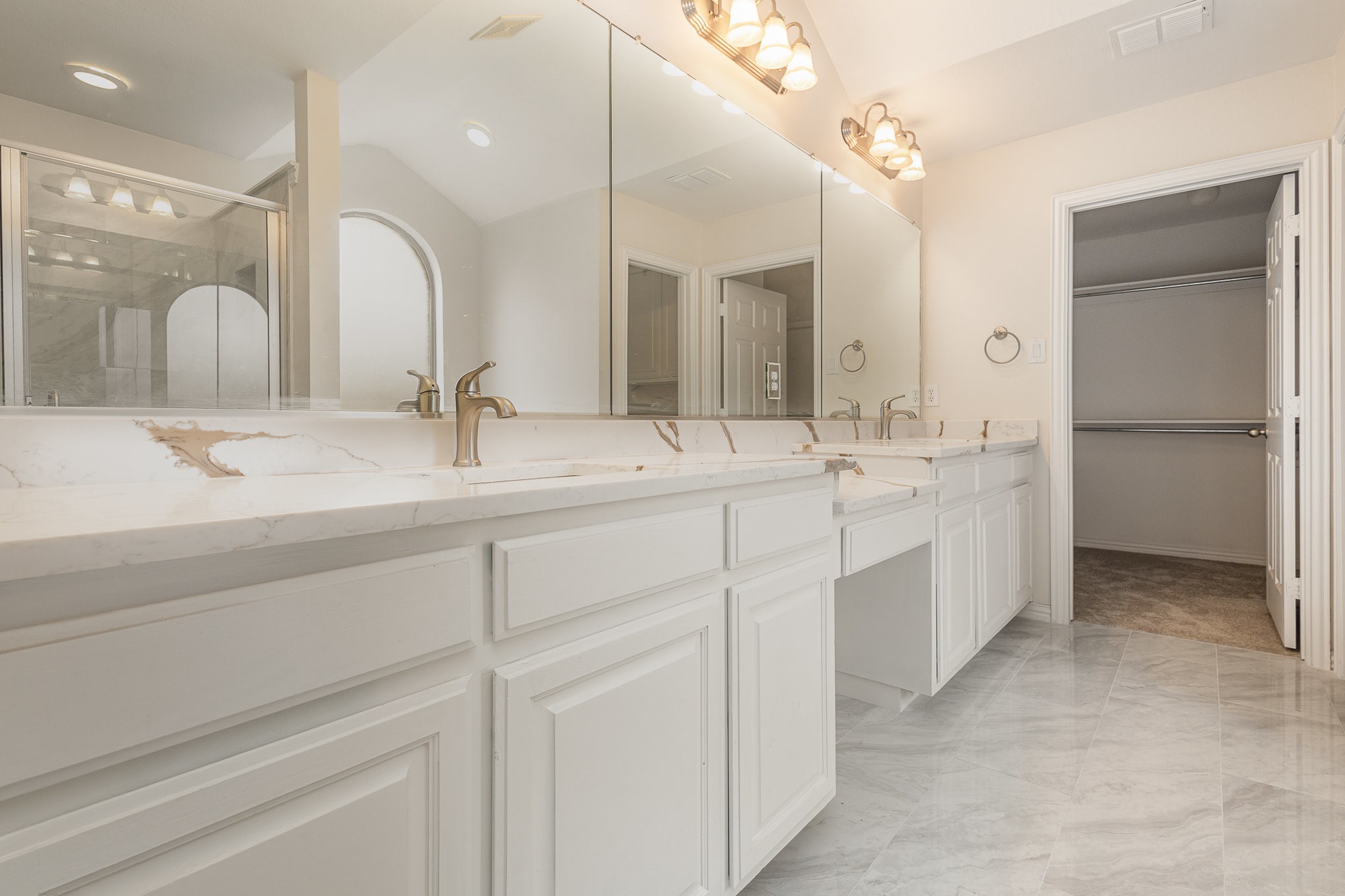 1200 Whispering Glen