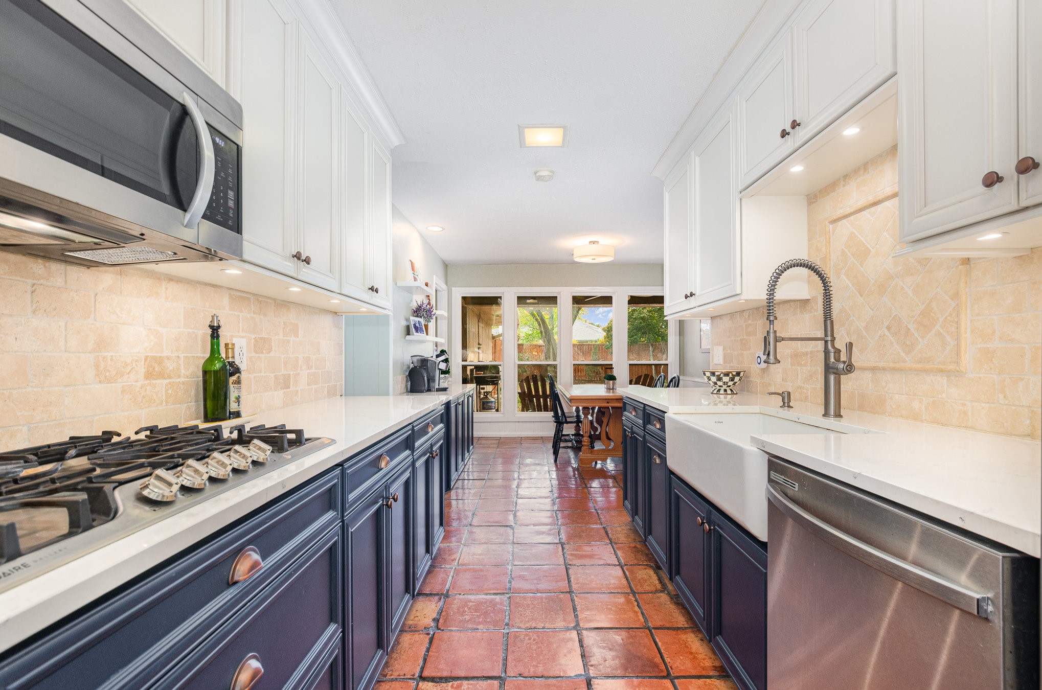 15105 Meandering Place