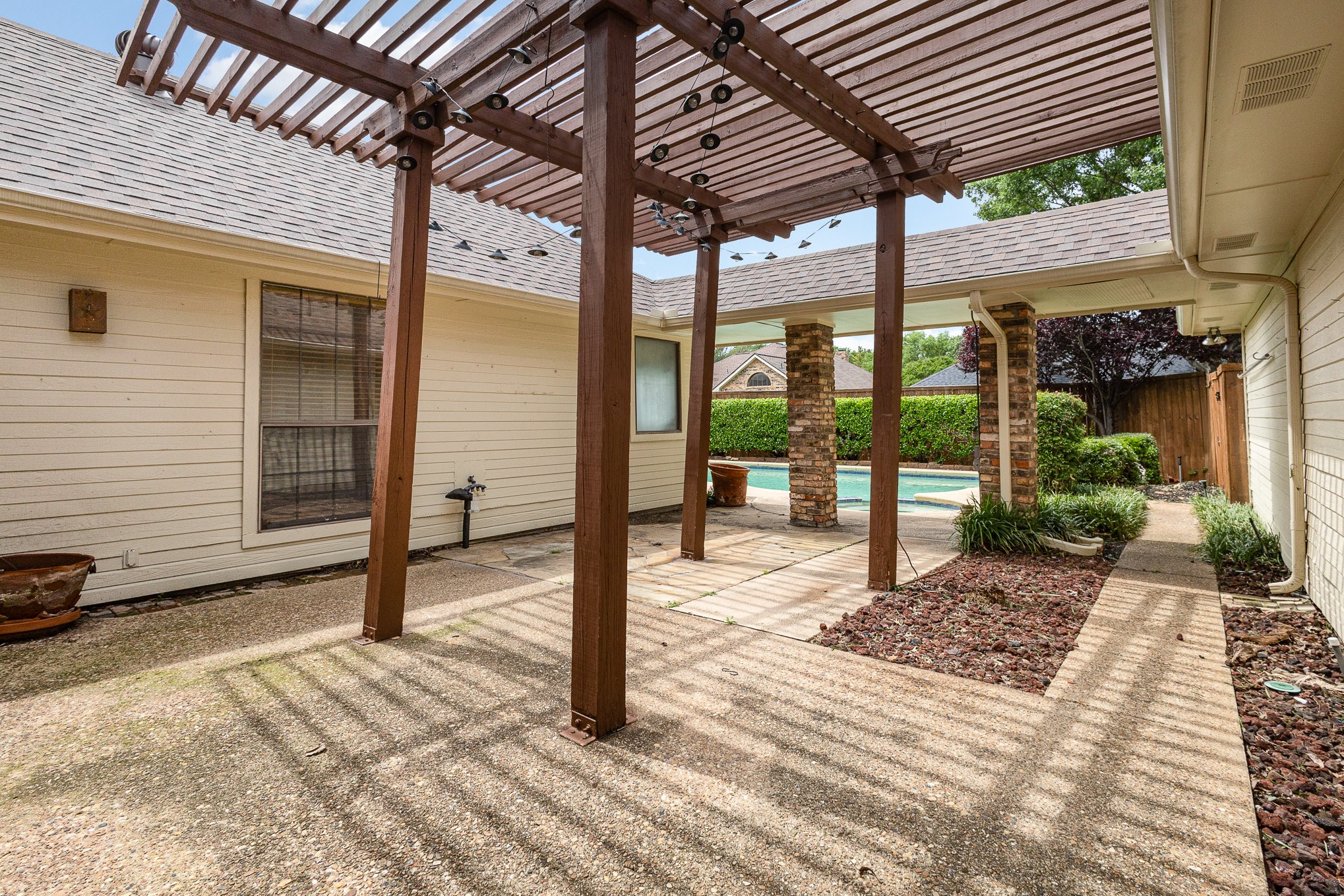 2213 Moss Trail