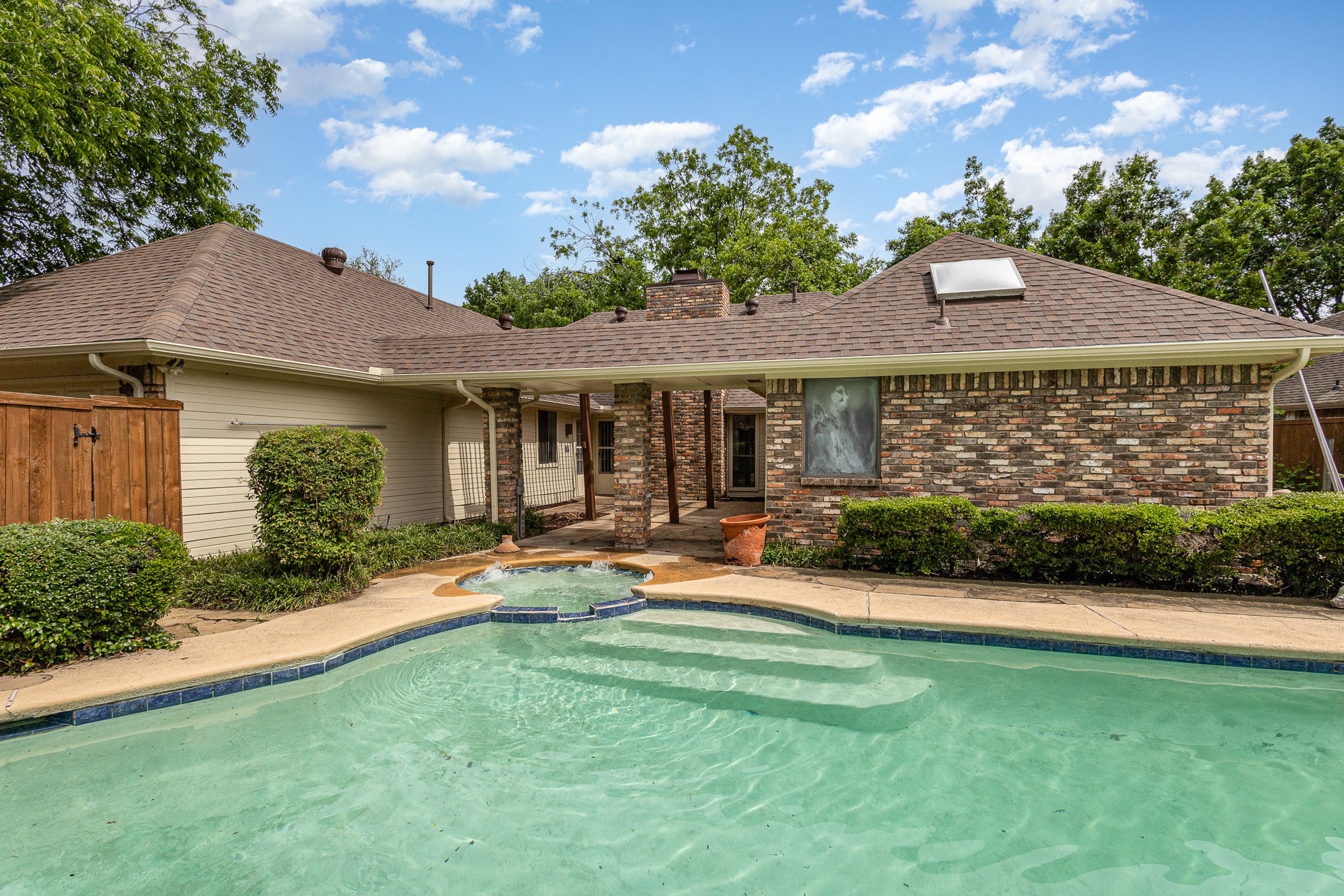 2213 Moss Trail