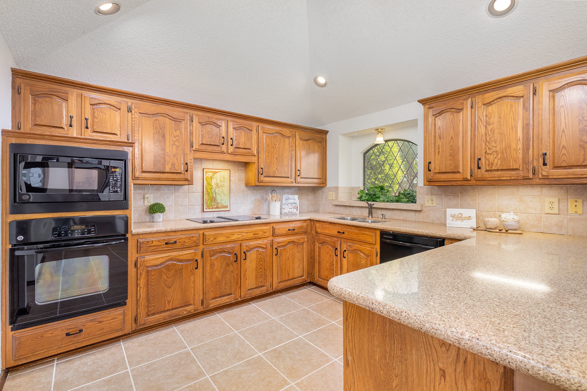 2213 Moss Trail