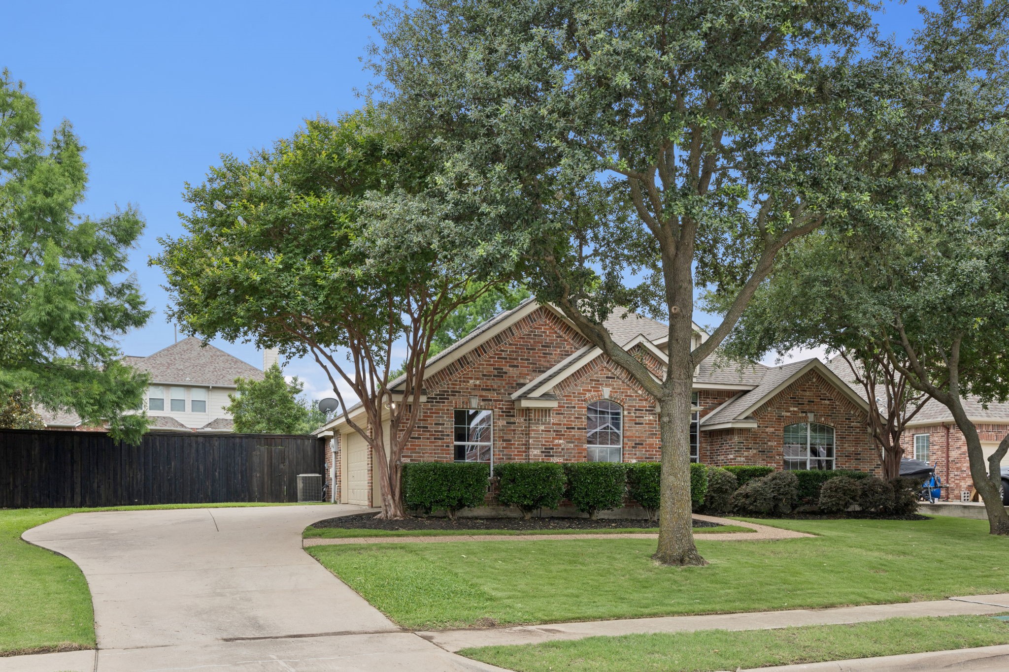 945 Brentwood Drive