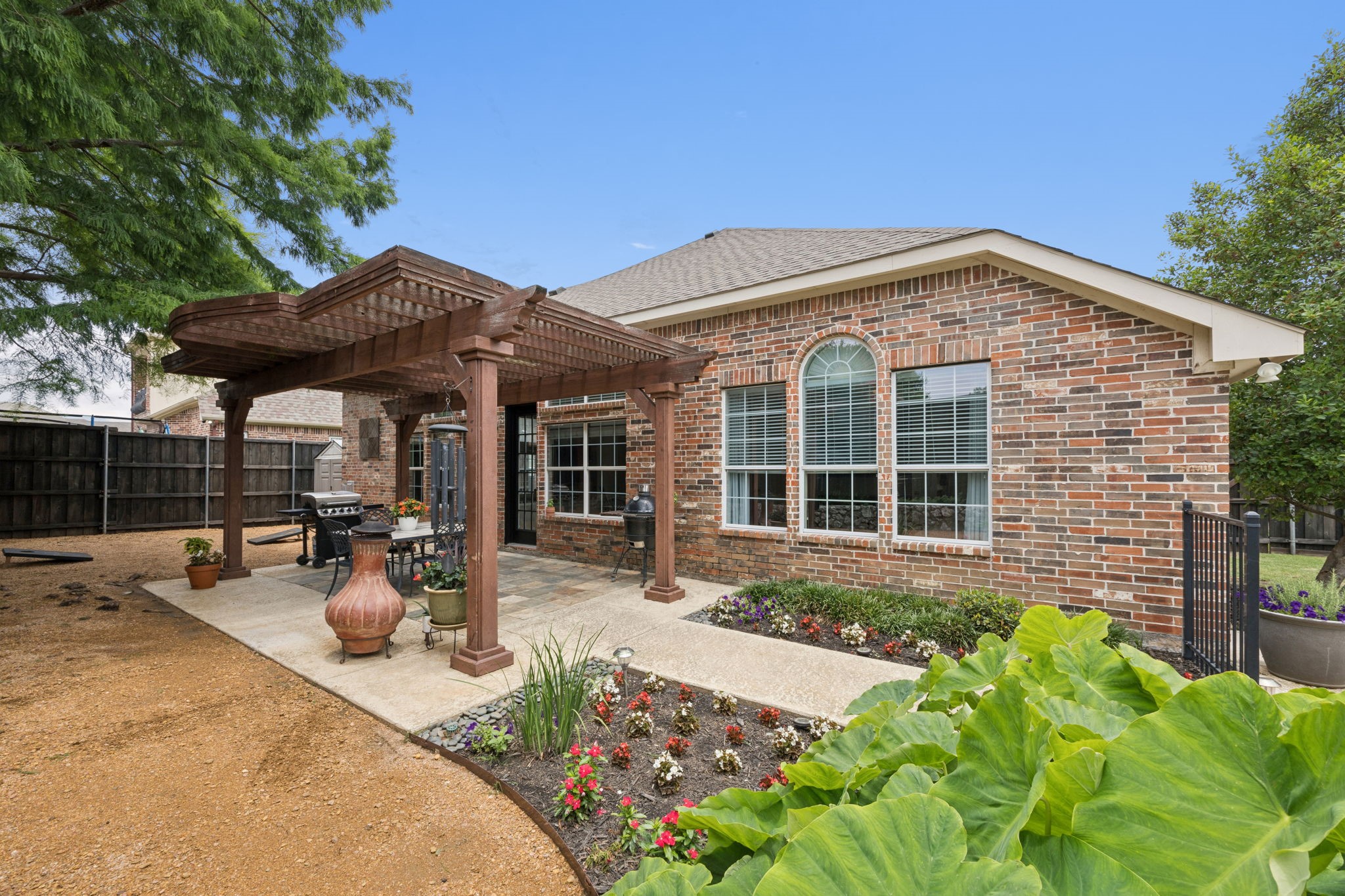 945 Brentwood Drive