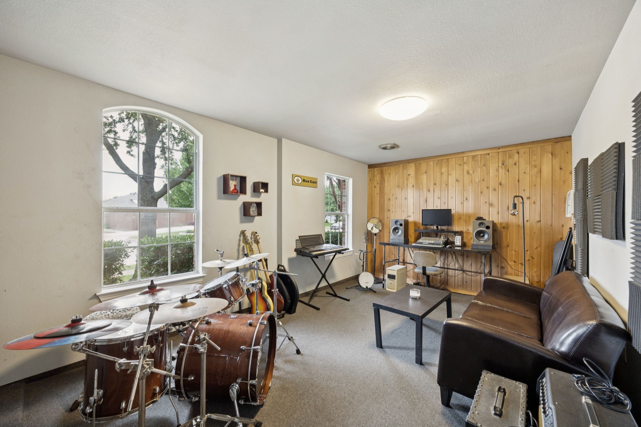 945 Brentwood Drive