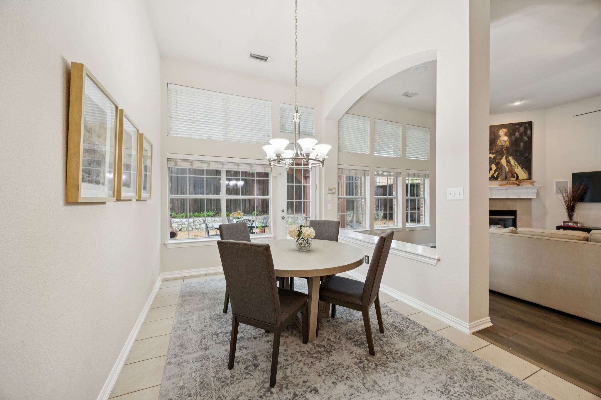 945 Brentwood Drive