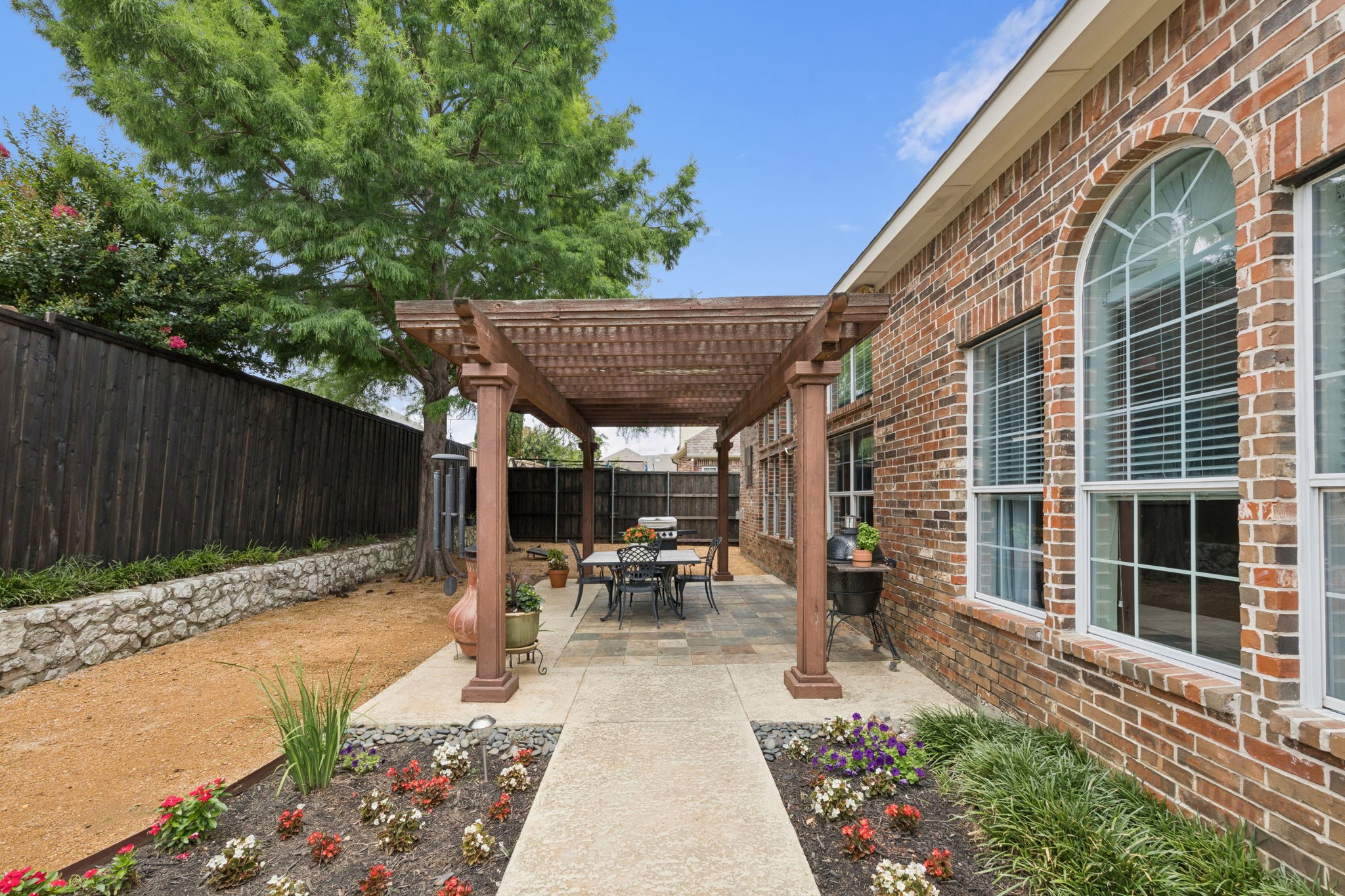 945 Brentwood Drive