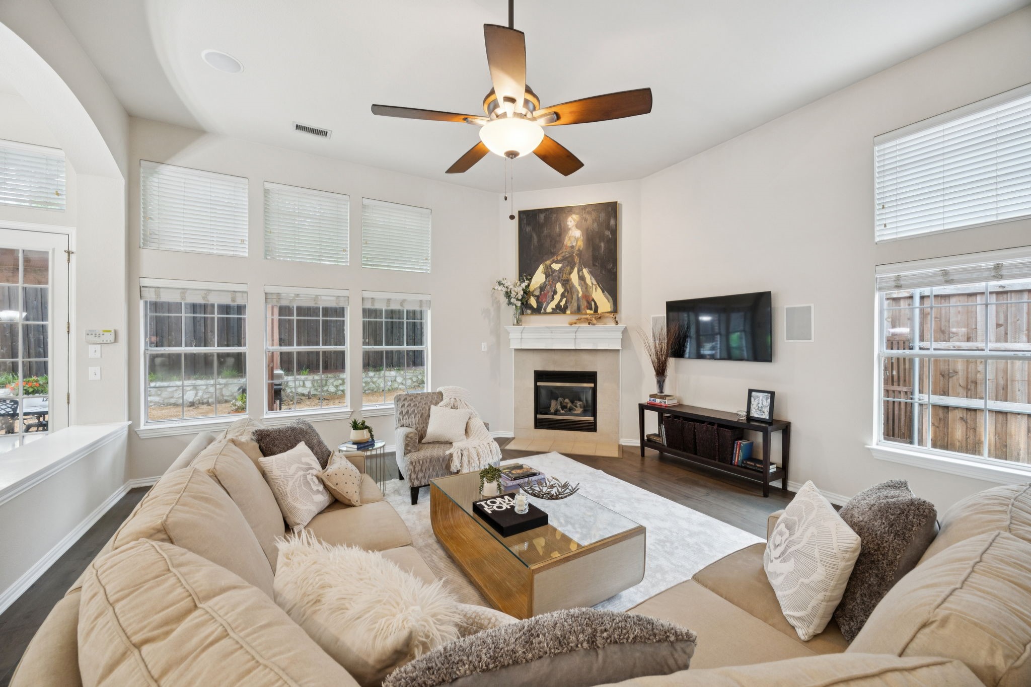 945 Brentwood Drive