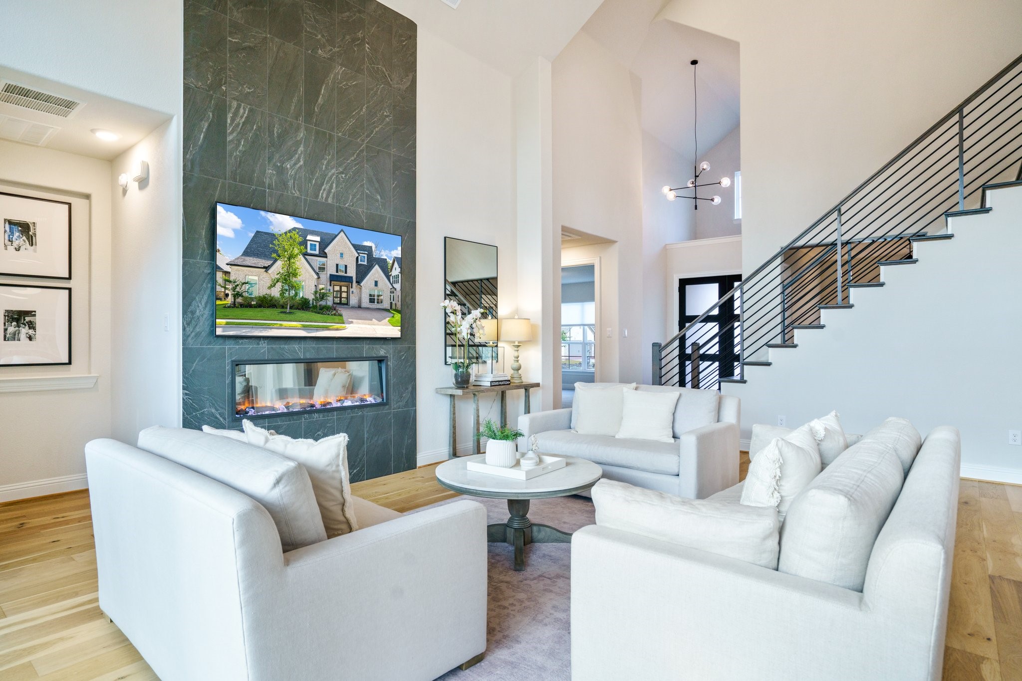 3915 Lochwood Drive