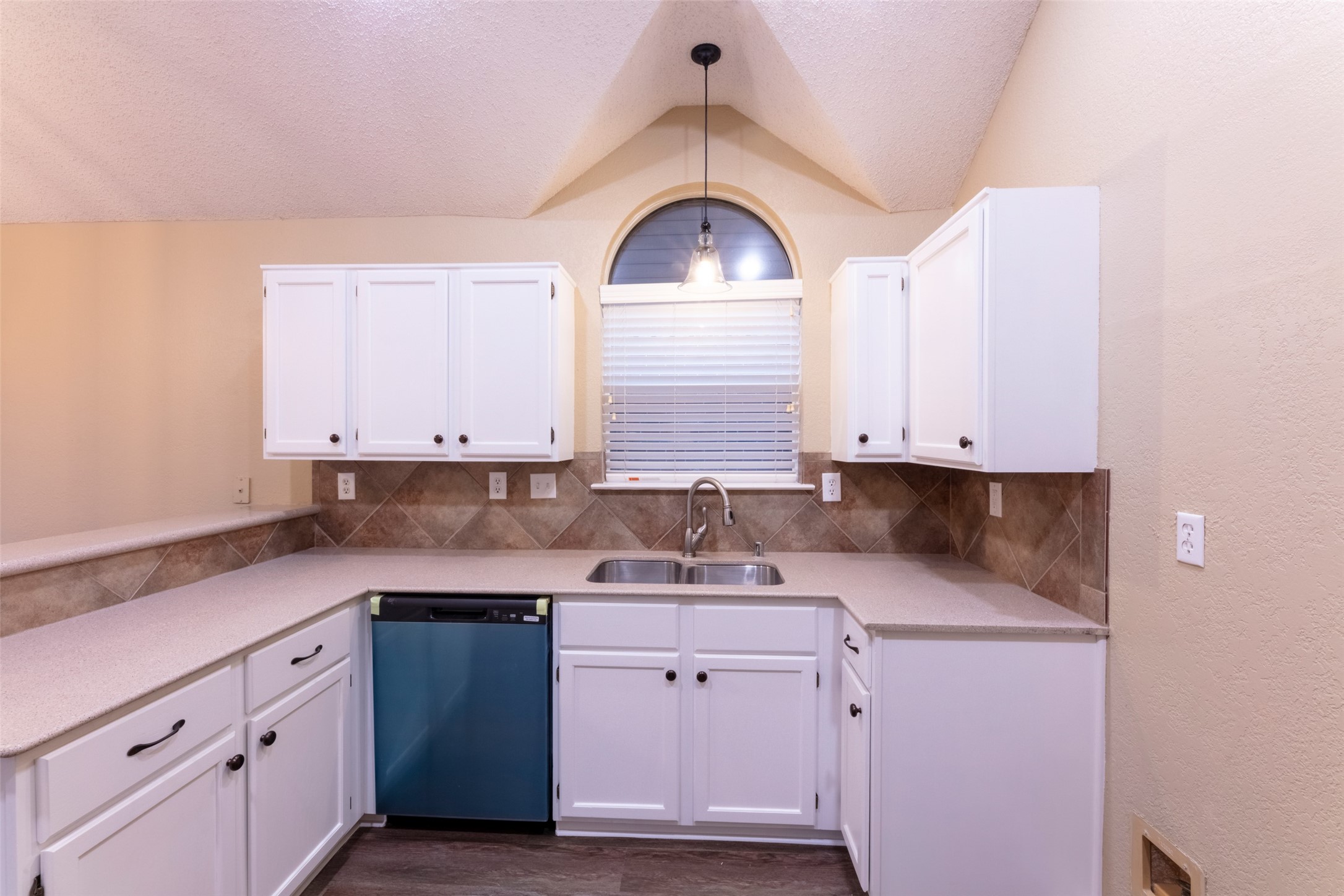 2401 Creekhaven Drive