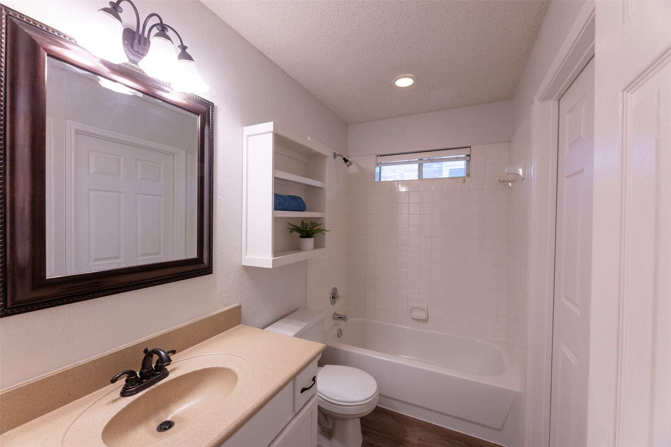 2401 Creekhaven Drive