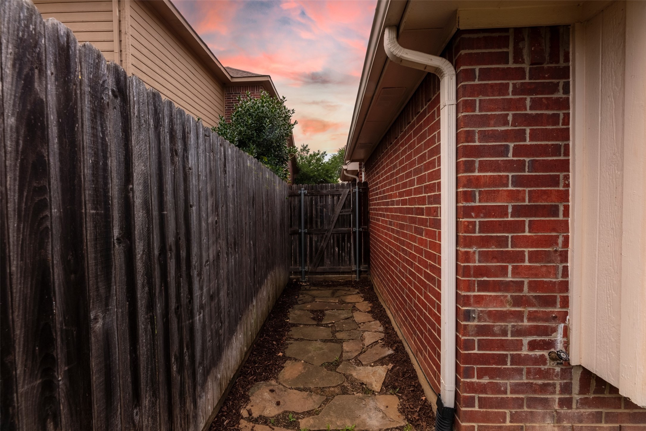 2401 Creekhaven Drive