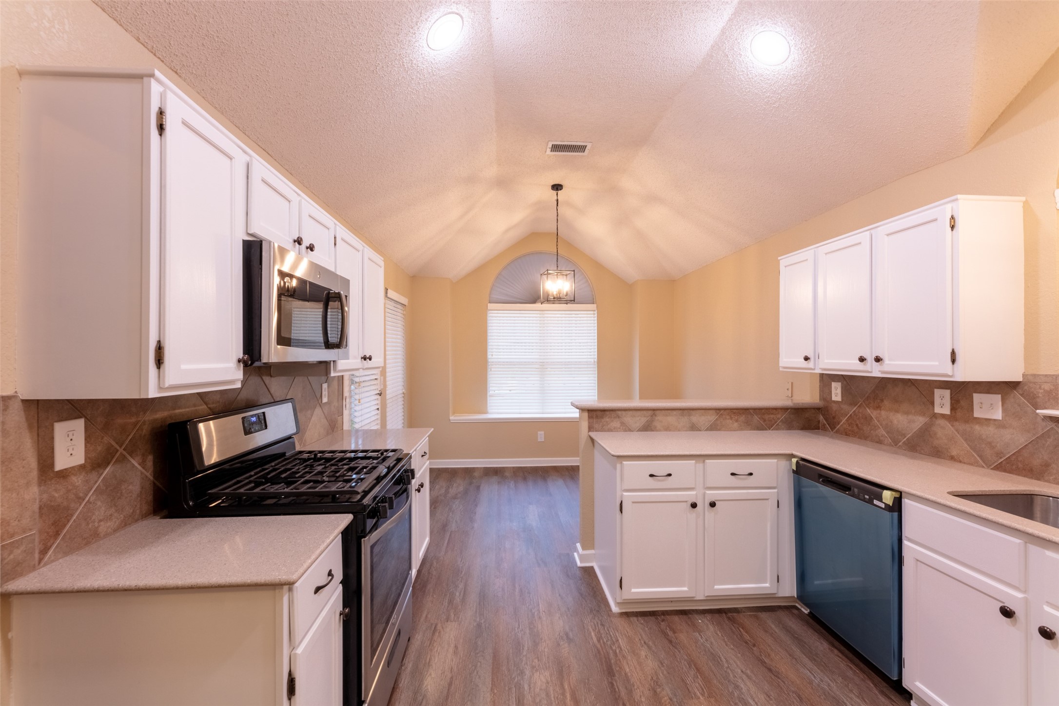 2401 Creekhaven Drive