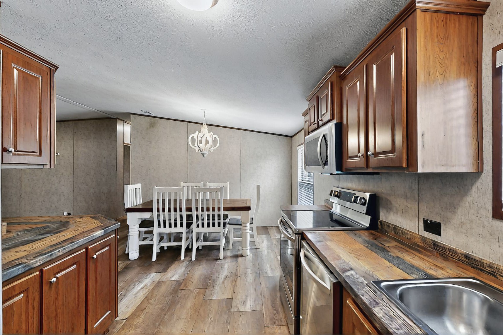 10911 Private Road 3746 Y