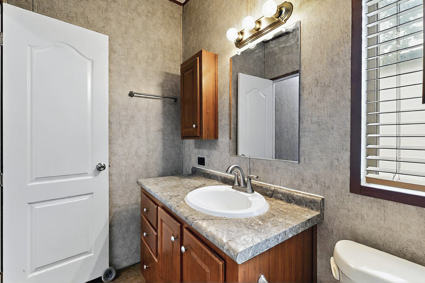 10911 Private Road 3746 Y