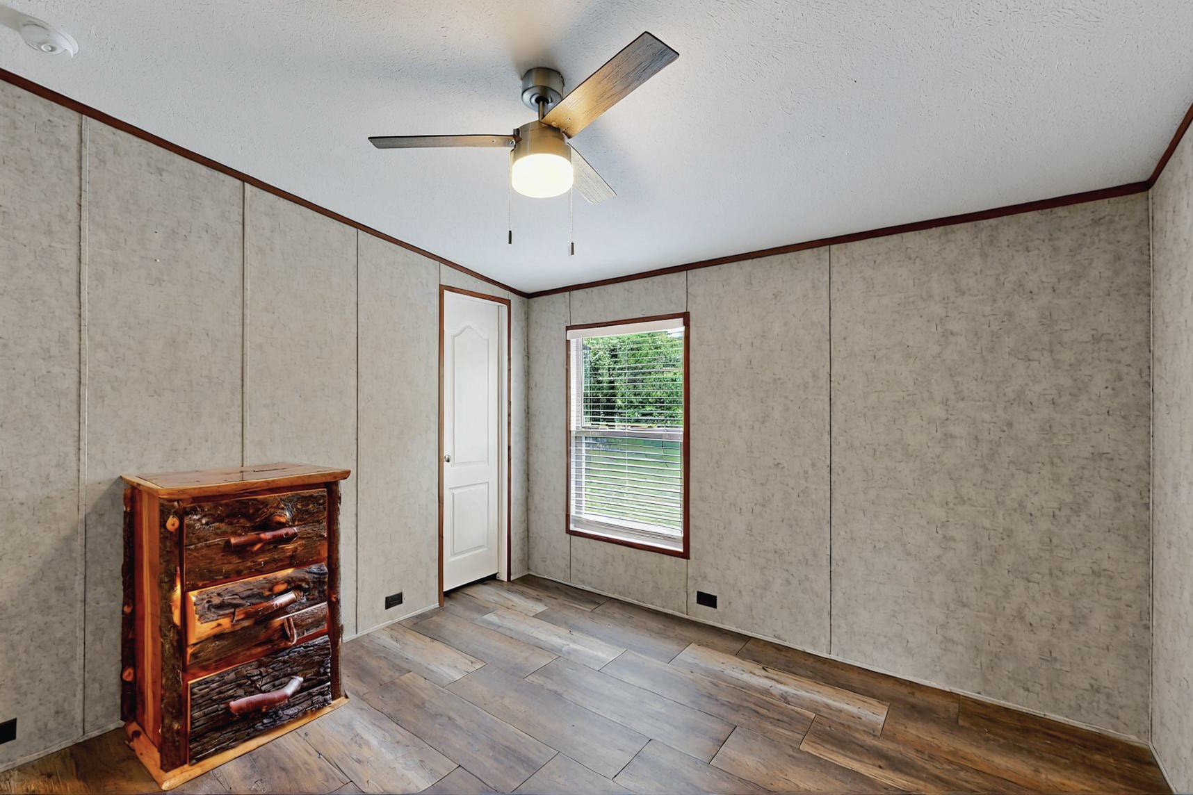 10911 Private Road 3746 Y