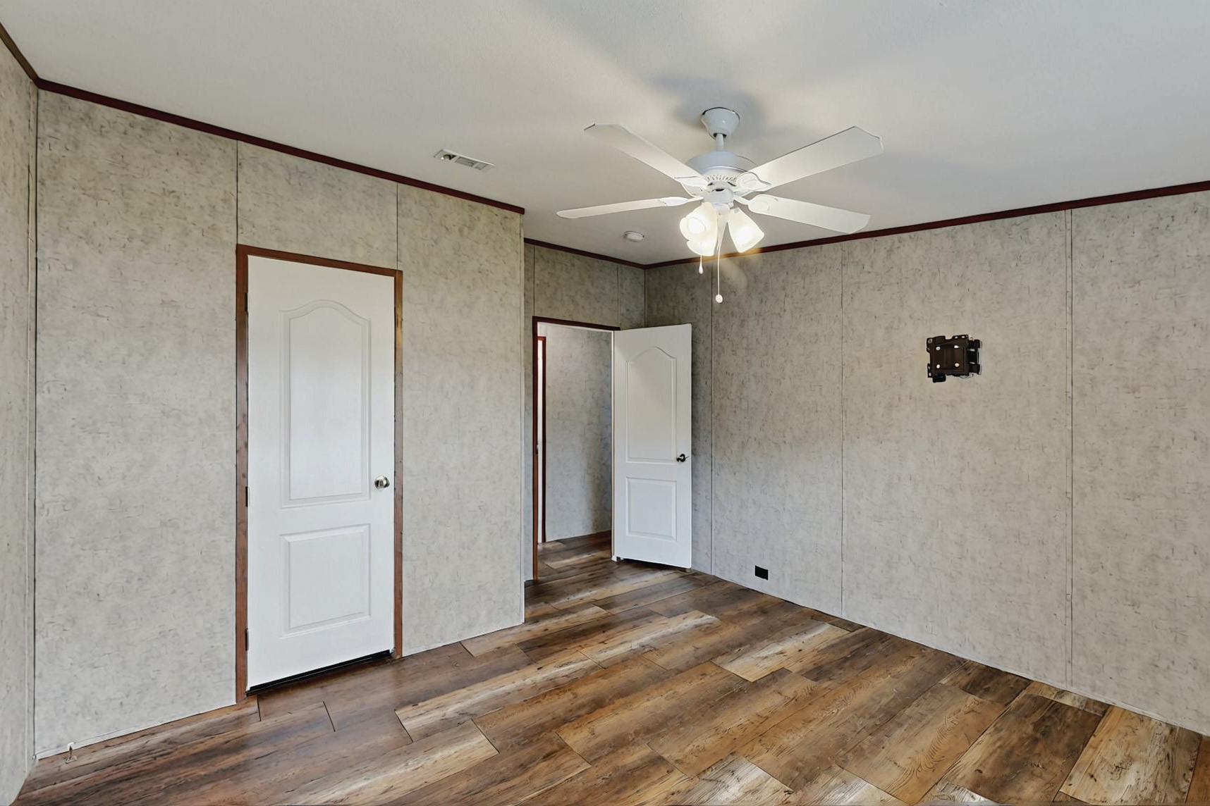 10911 Private Road 3746 Y