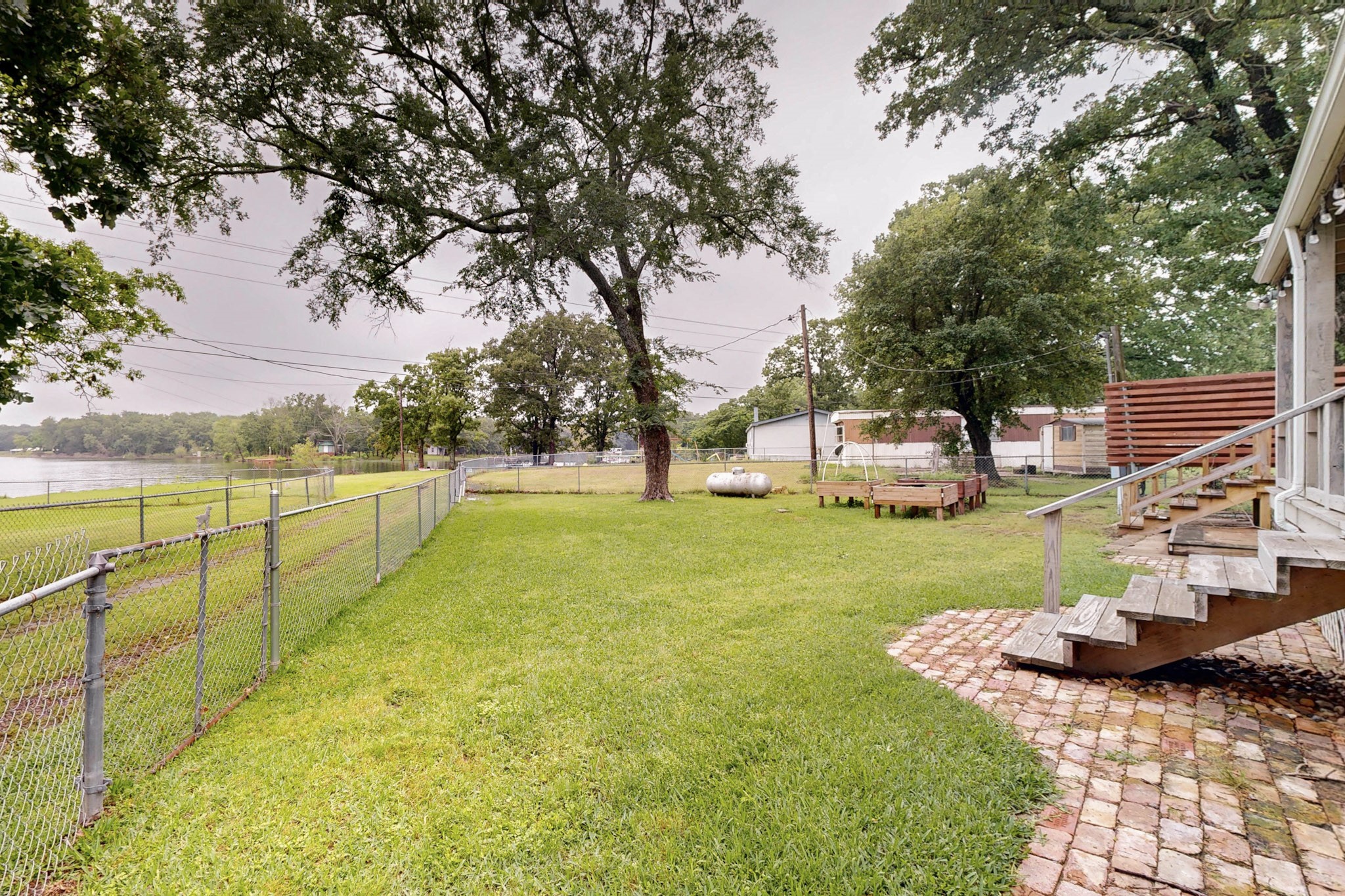 10911 Private Road 3746 Y