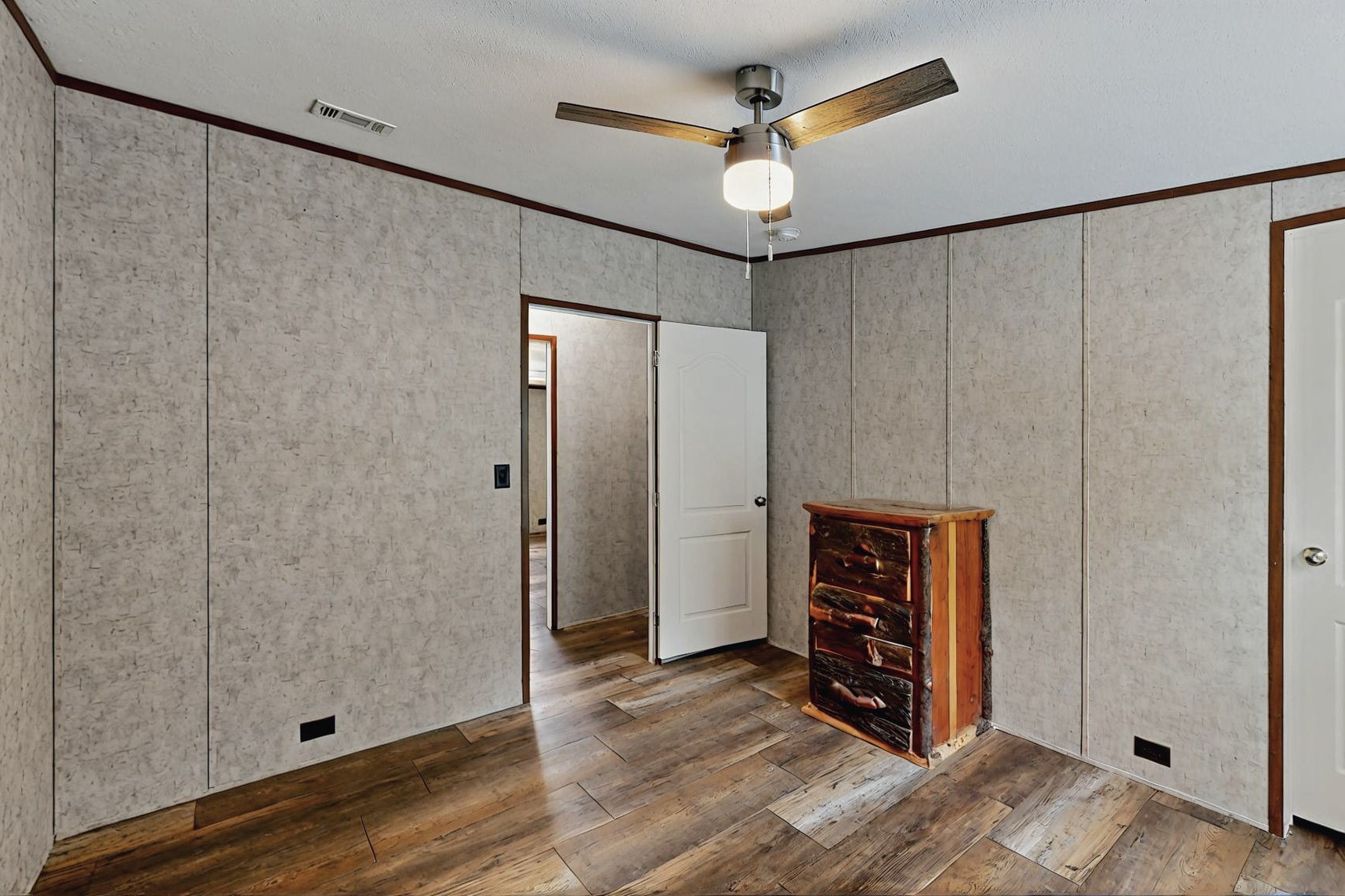 10911 Private Road 3746 Y