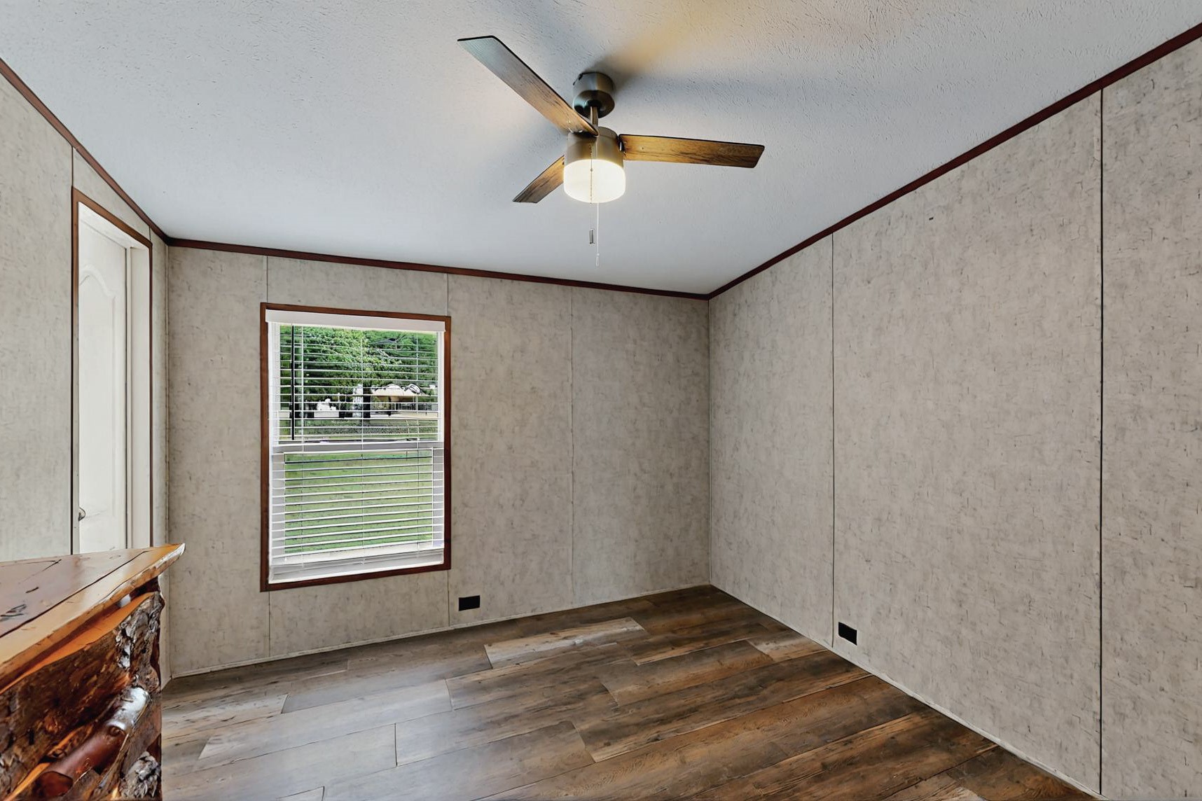 10911 Private Road 3746 Y