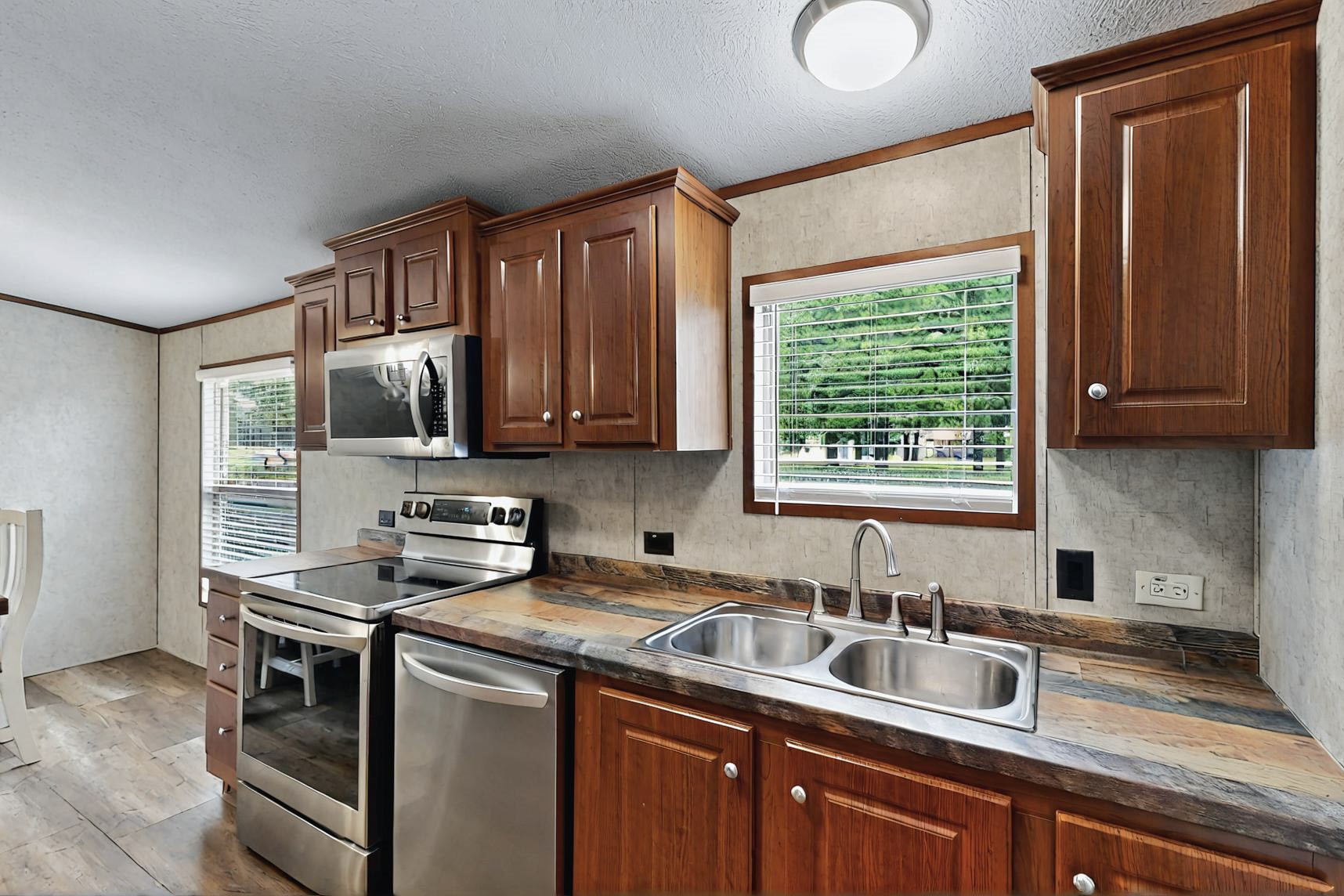 10911 Private Road 3746 Y