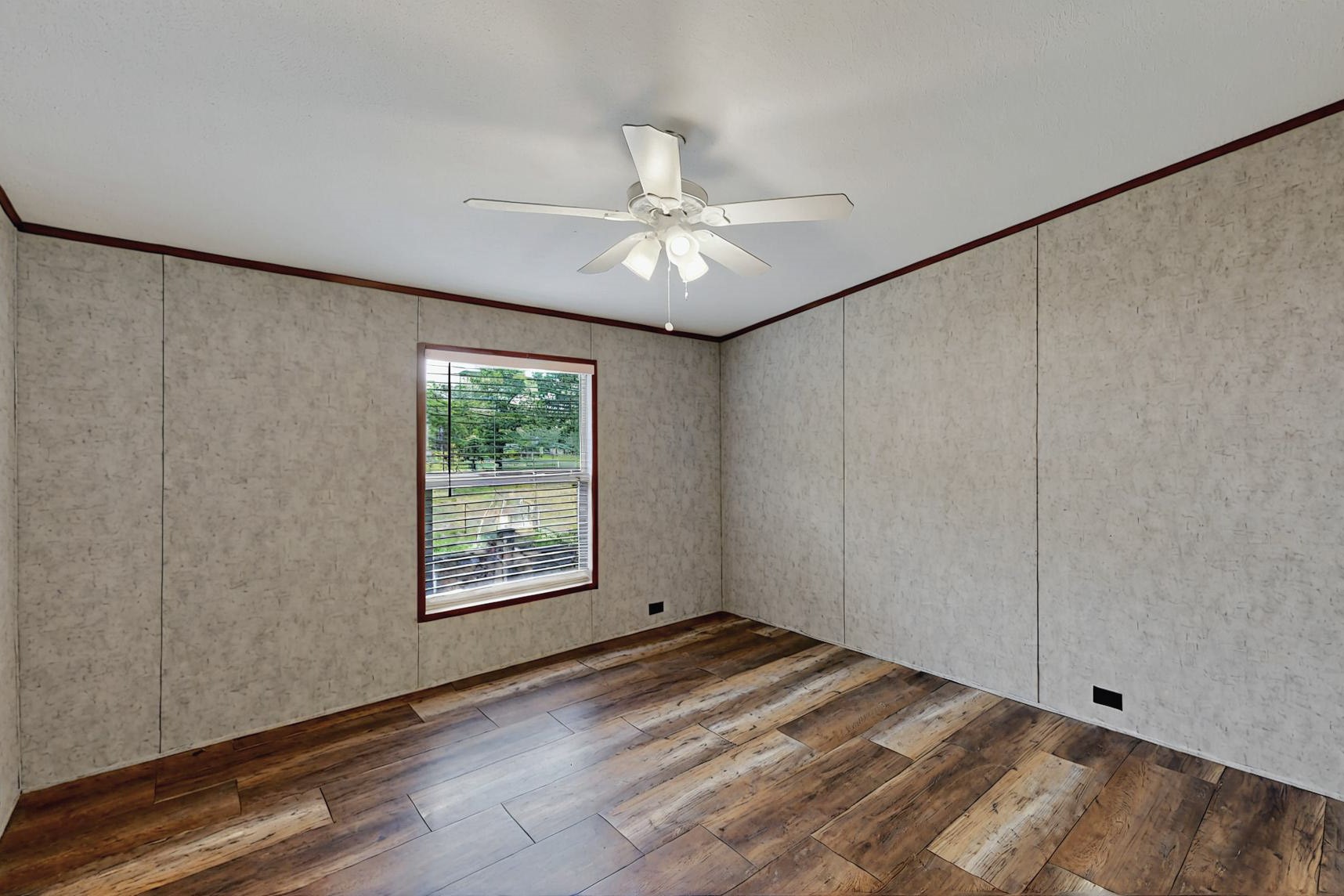 10911 Private Road 3746 Y