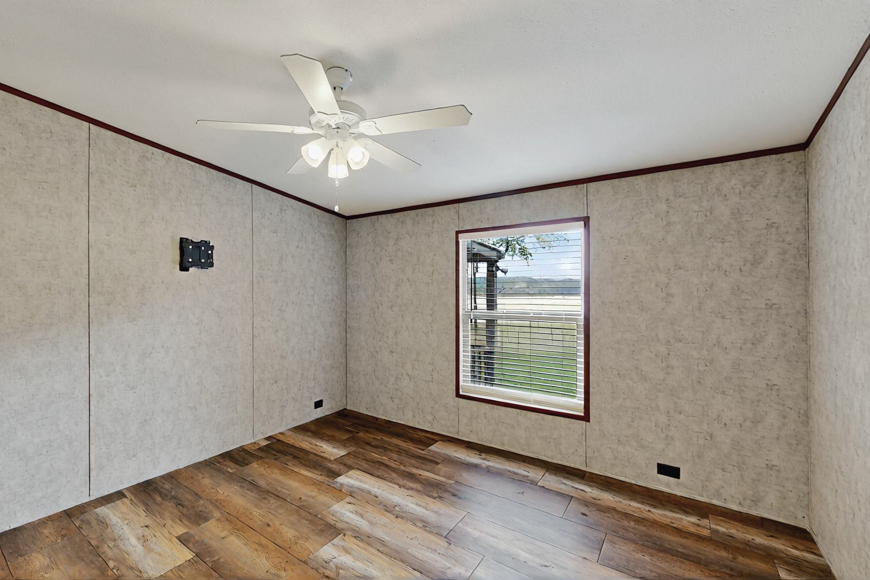 10911 Private Road 3746 Y