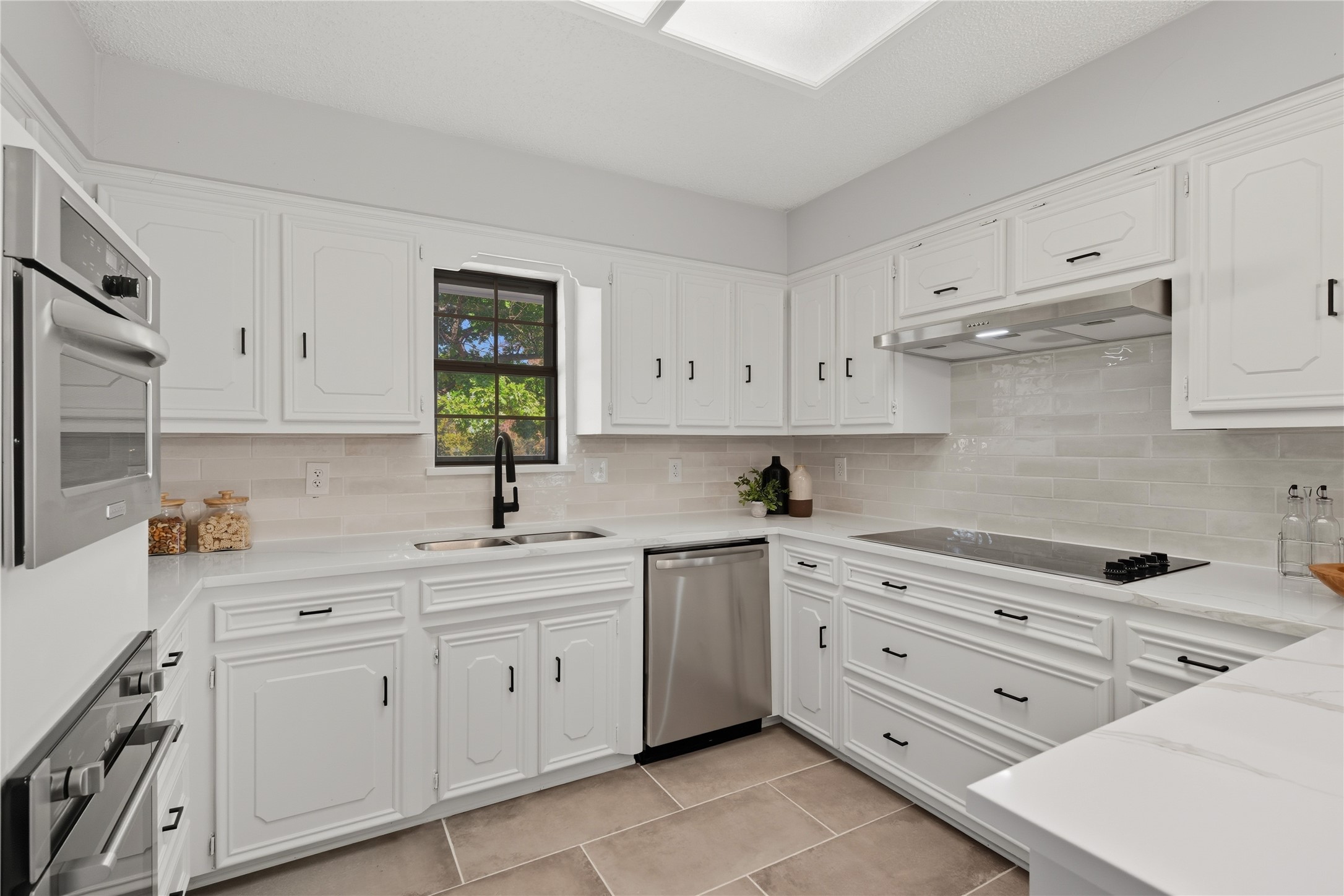 501 Candlewood Lane