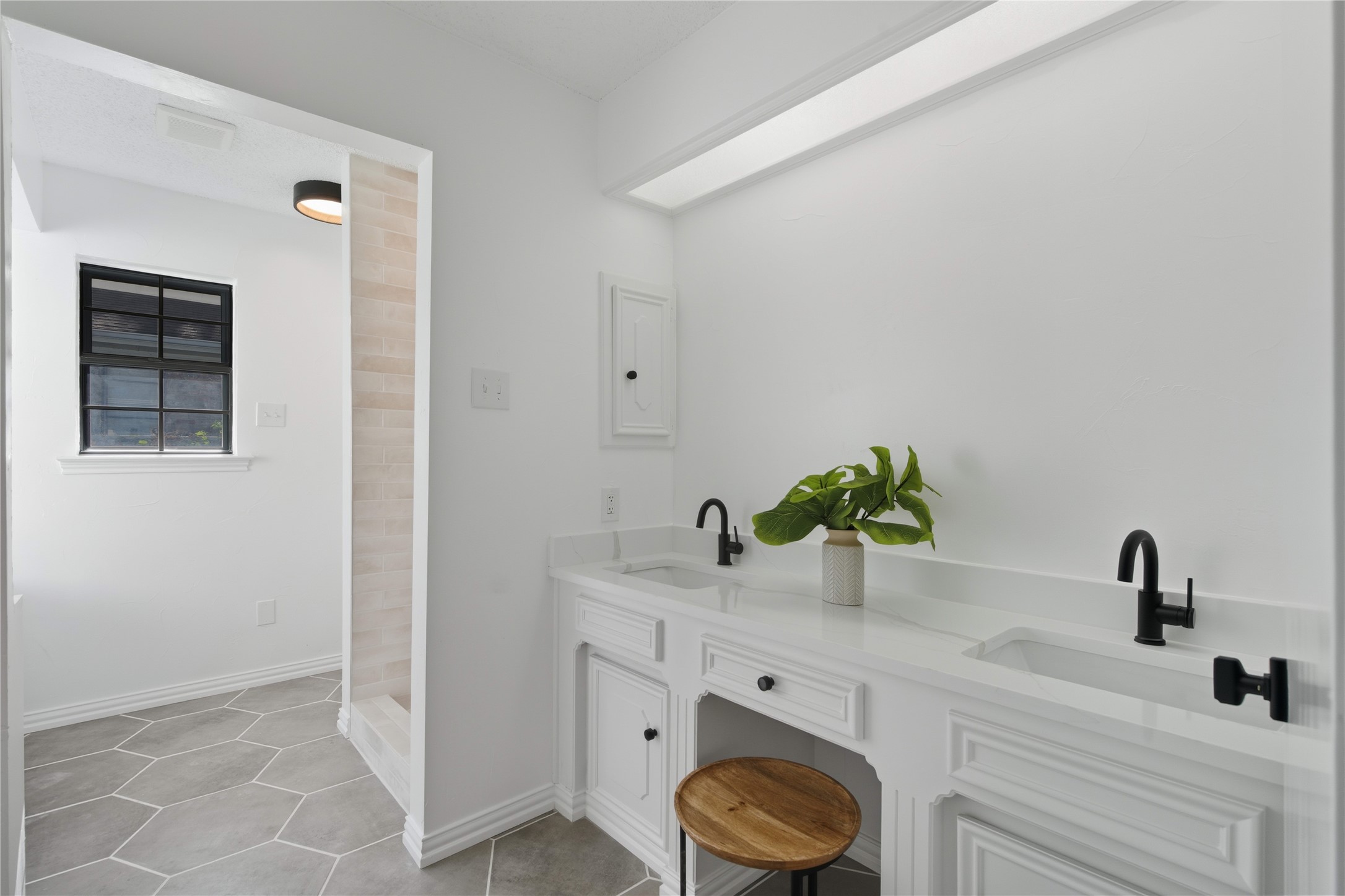 501 Candlewood Lane