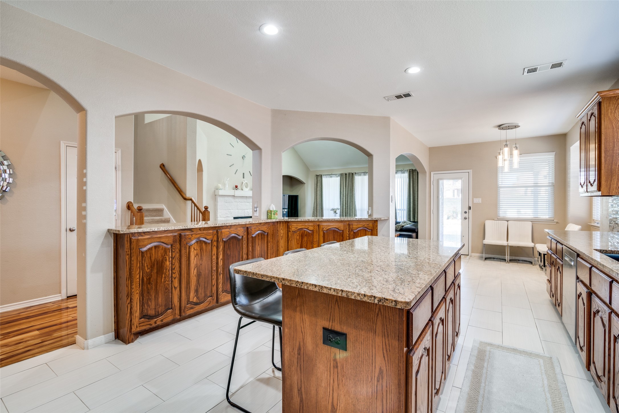 502 Covey Trail